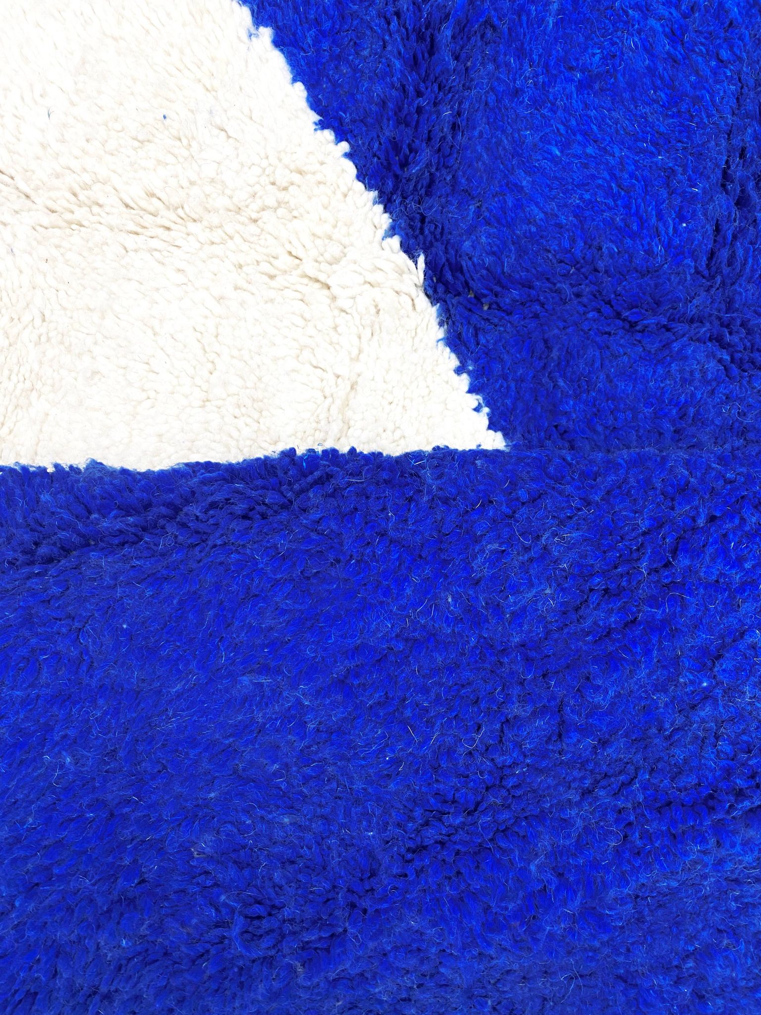 Moroccan Berber Beni Ouarain rug with blue patterns, 2.40x1.60m