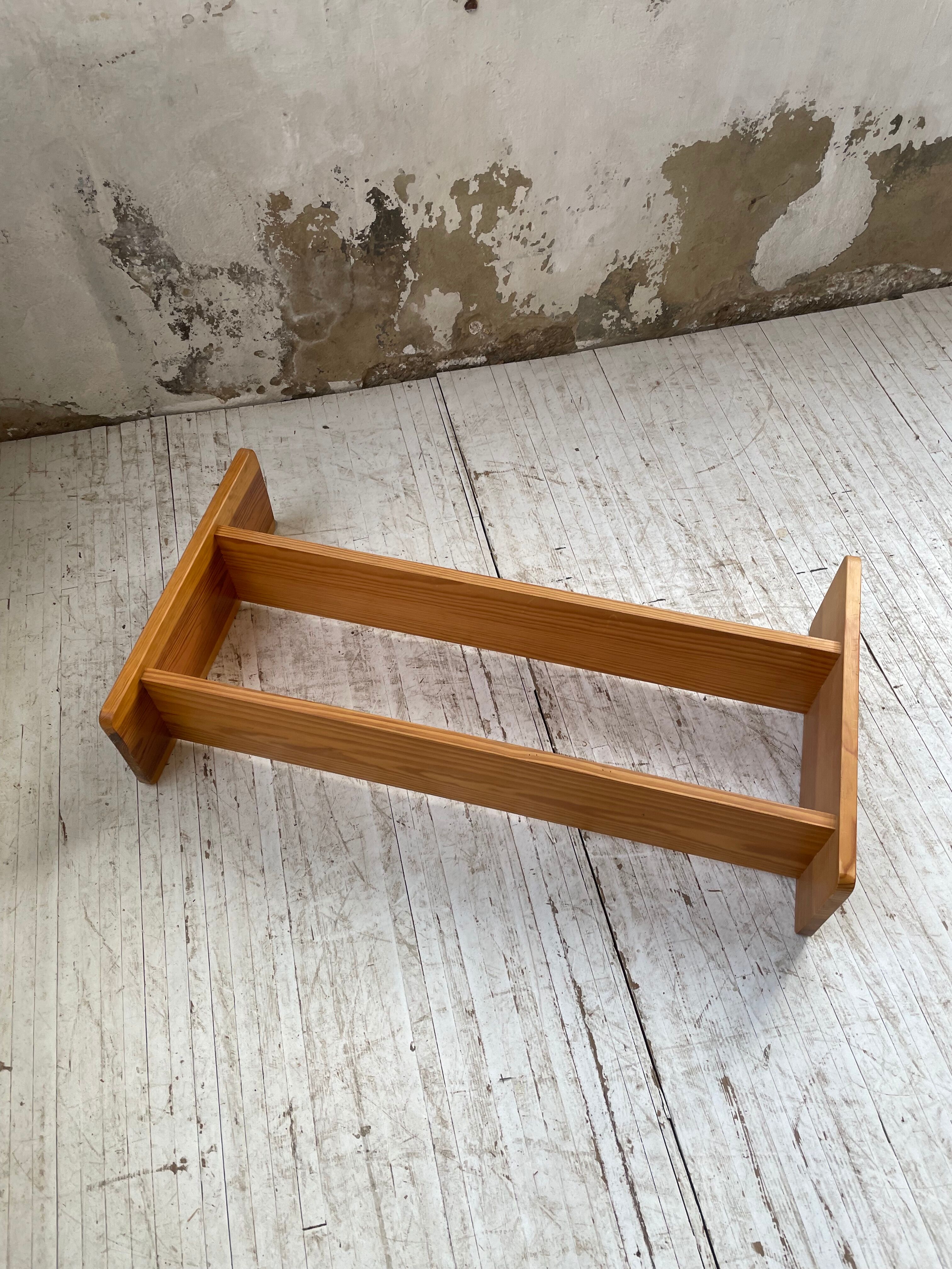 Pine Regain wall shelf
