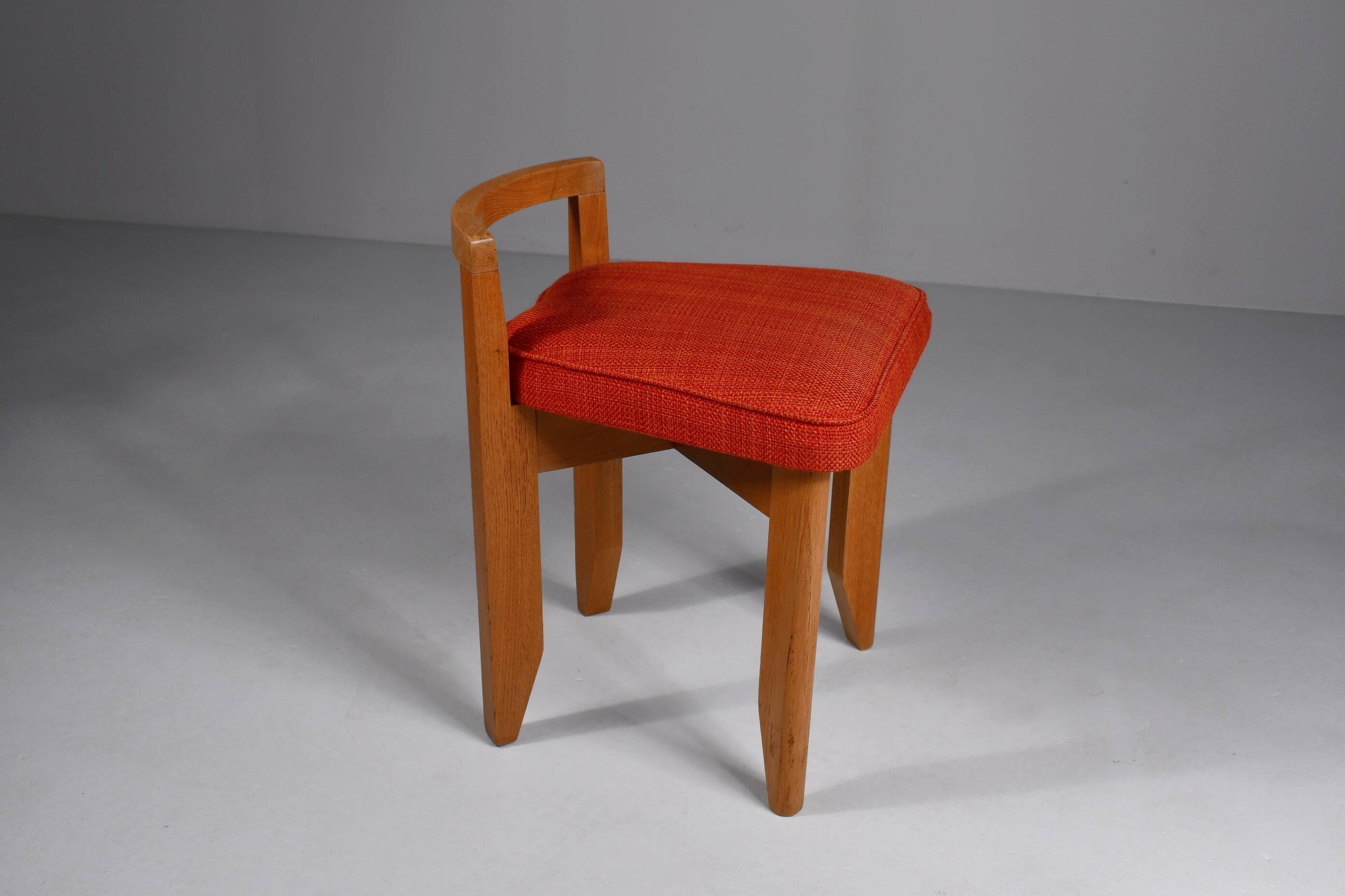 Chaise Boudoir "Rubercrin" de Guillerme et Chambron pour Votre Maison. années 1950