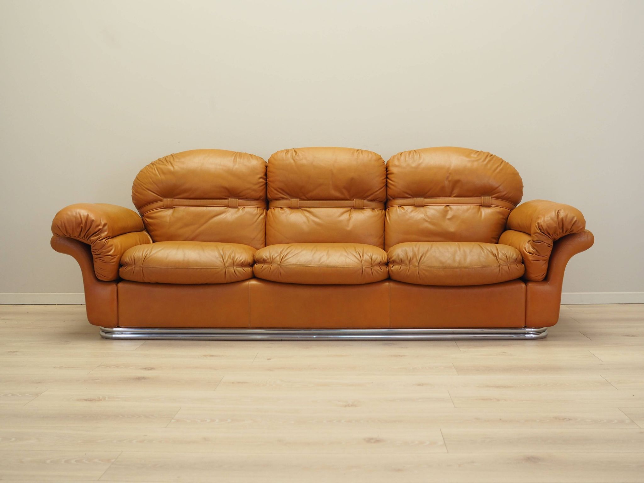 Orange leather sofa, Space Age design, 1960s, production: Italy