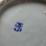 Celadon reticulated porcelain brush holder, Korea, Joseon style, 20th century.