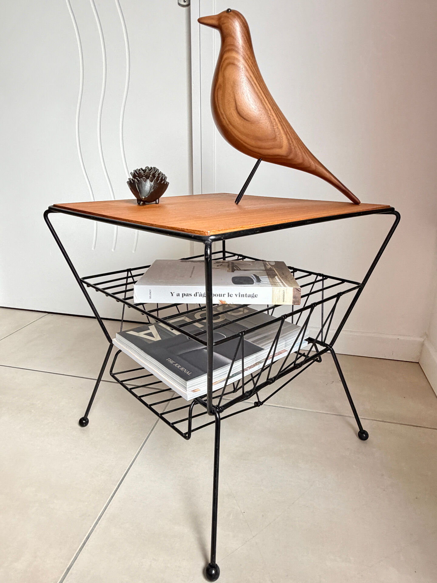 Side table / Vintage 50s-60s magazine rack table