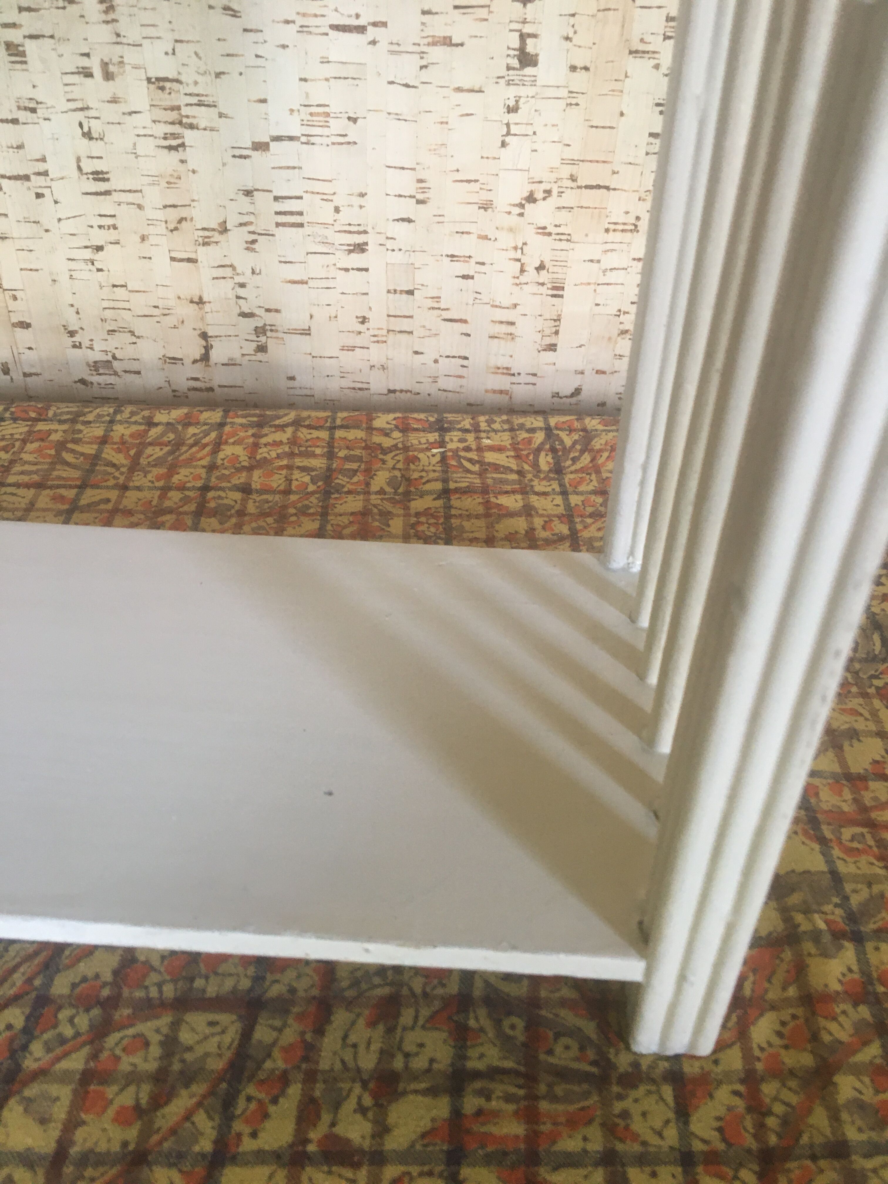 Wall-mounted shelf cabinet to hang