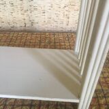 Wall-mounted shelf cabinet to hang