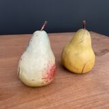 Set of 2 decorative pears in resin