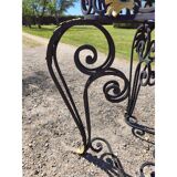 19th-century butcher's table made of wrought iron and twisted.