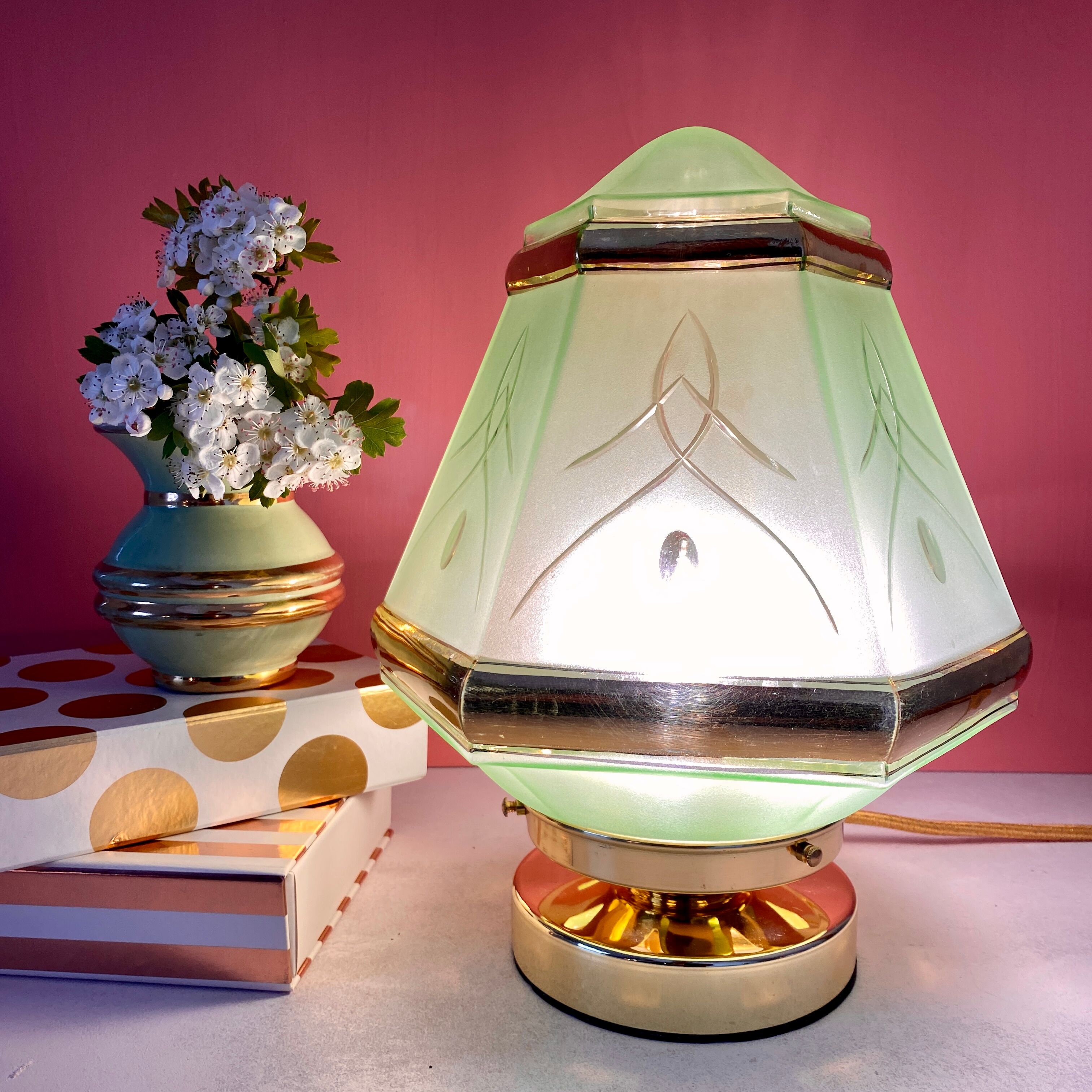 Table lamp globe vintage art deco glass