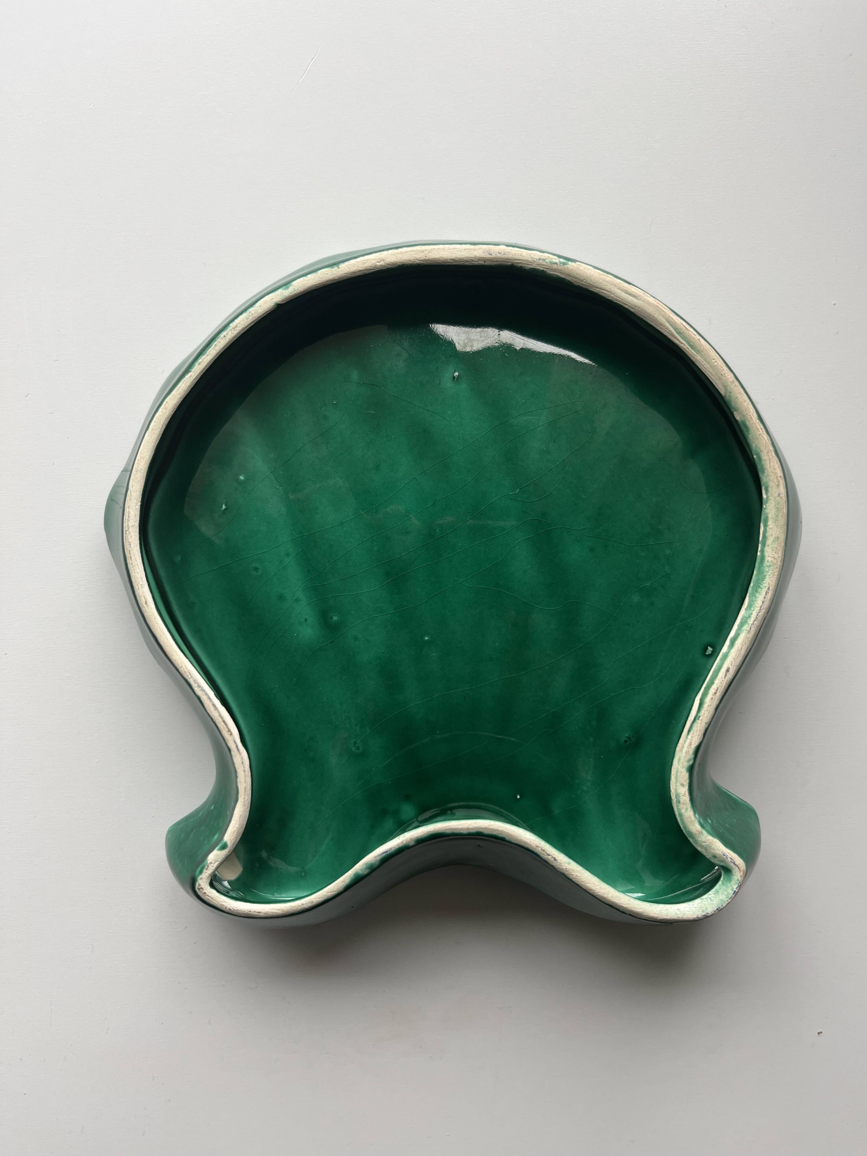 Emerald green ceramic seashell trinket dish