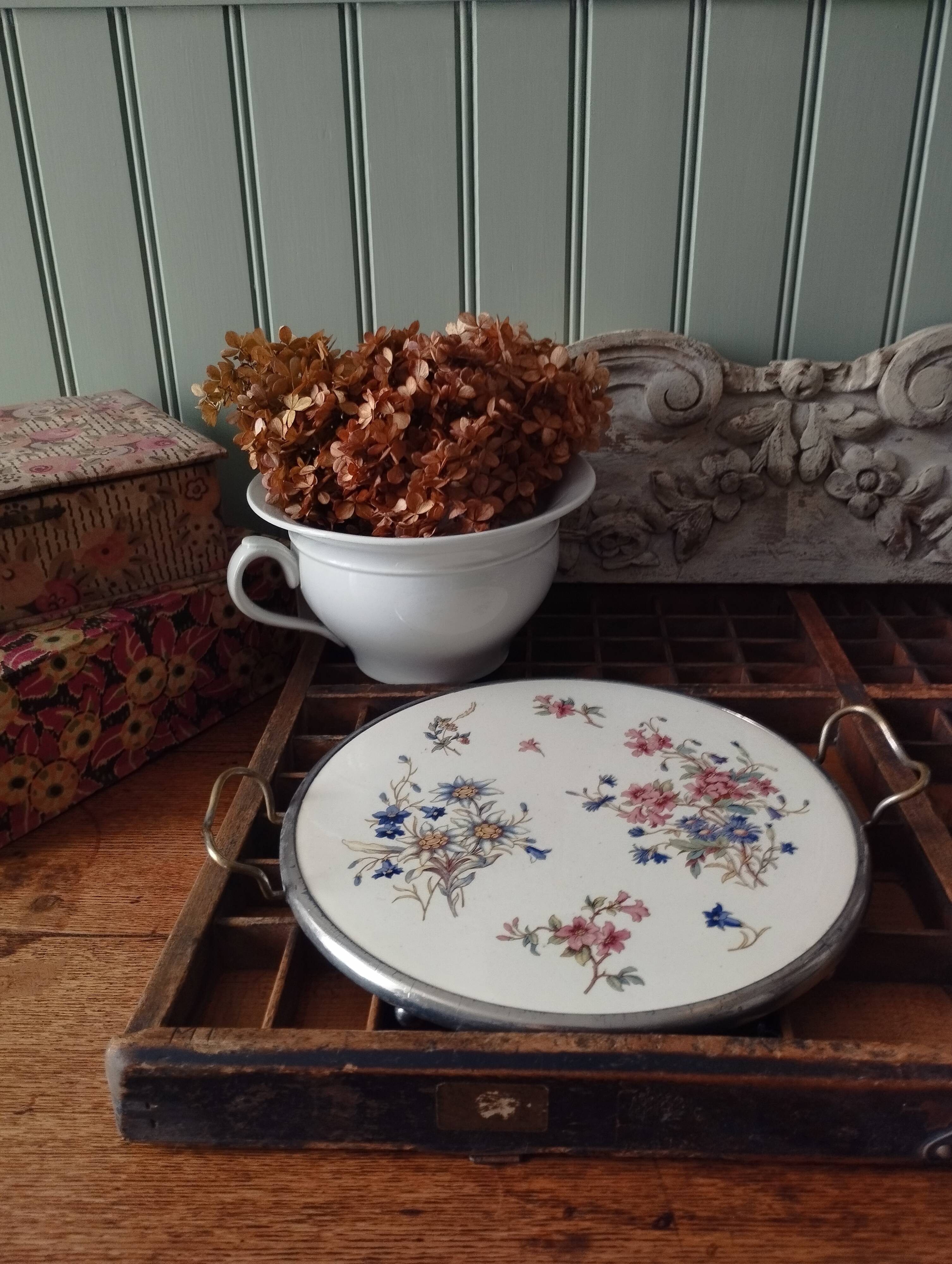 Sarreguemines Digoin “Righi” earthenware tray, metal rim and handles.