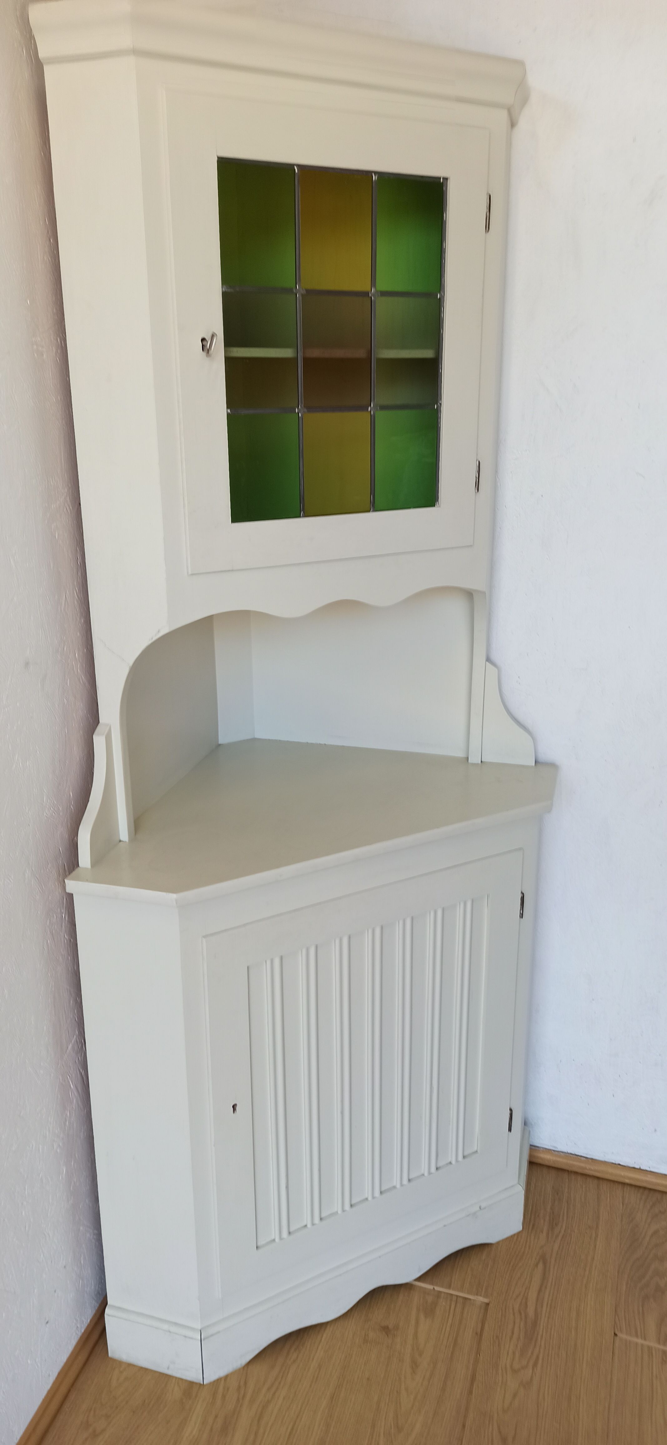 Armoire d’angle blanche Suède années 70