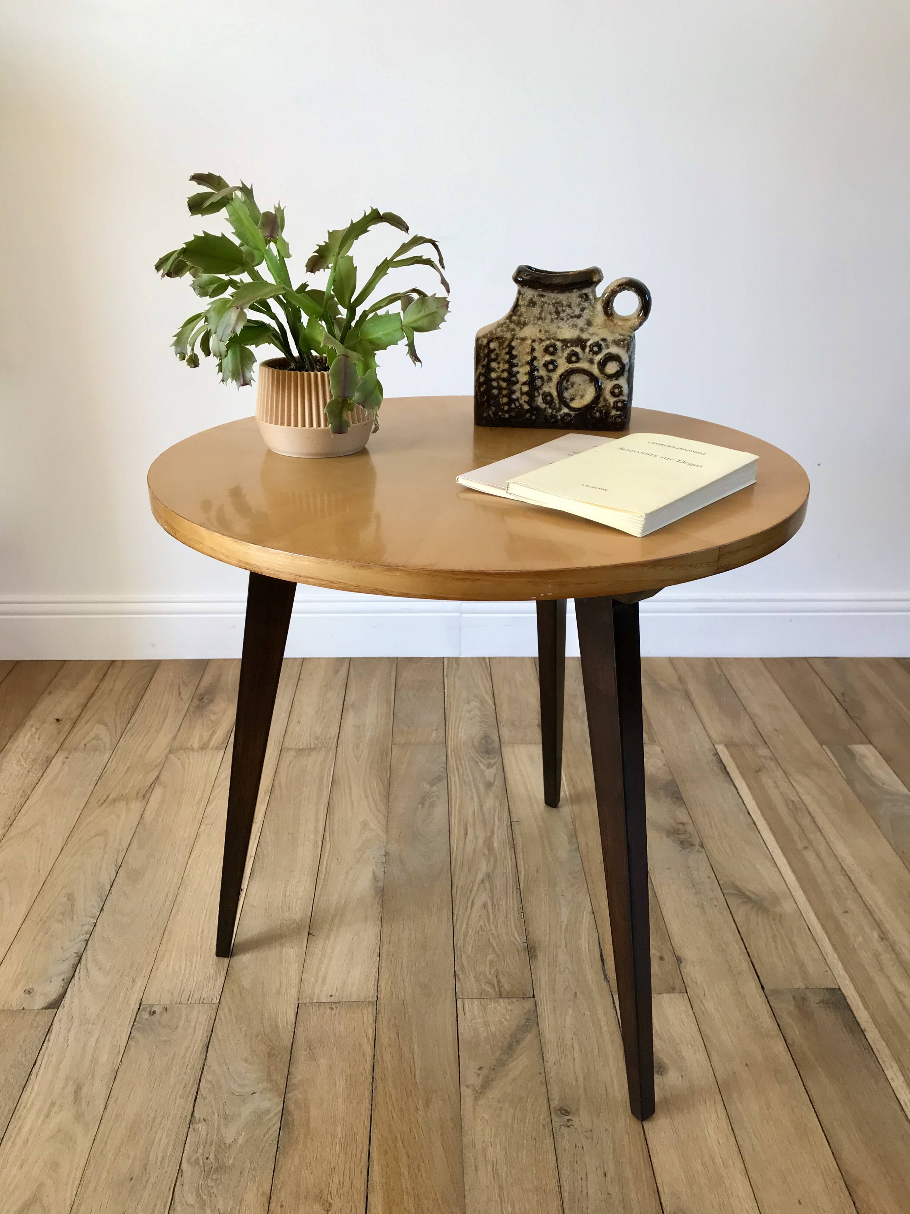 Tripod coffee table in wood and two-tone marquetry scandinavian design 1950