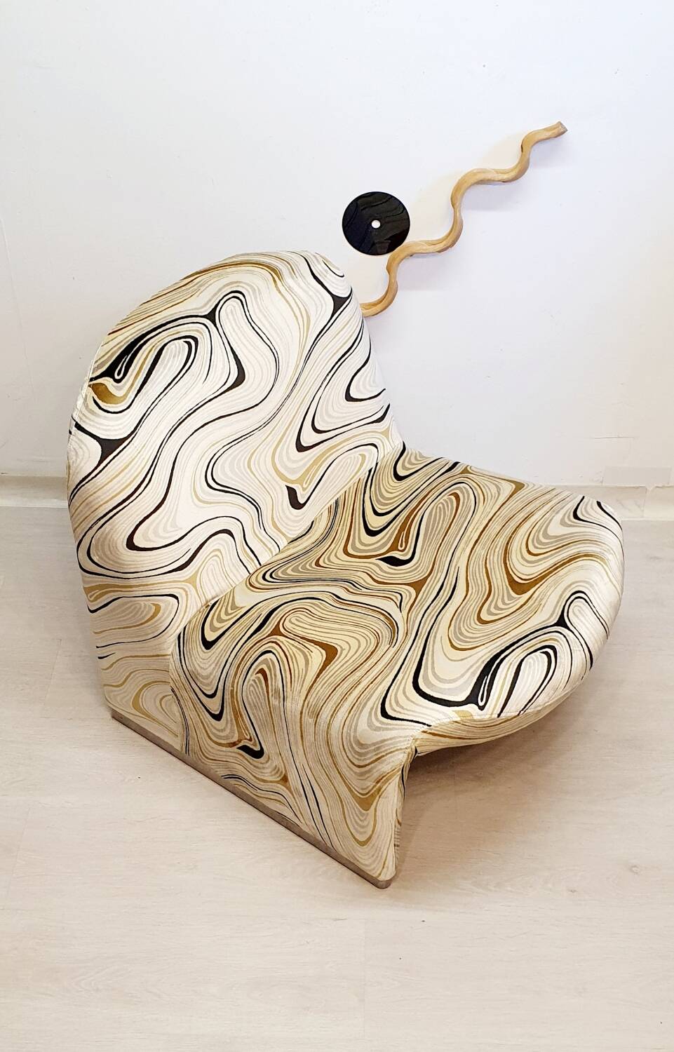 Alky armchair