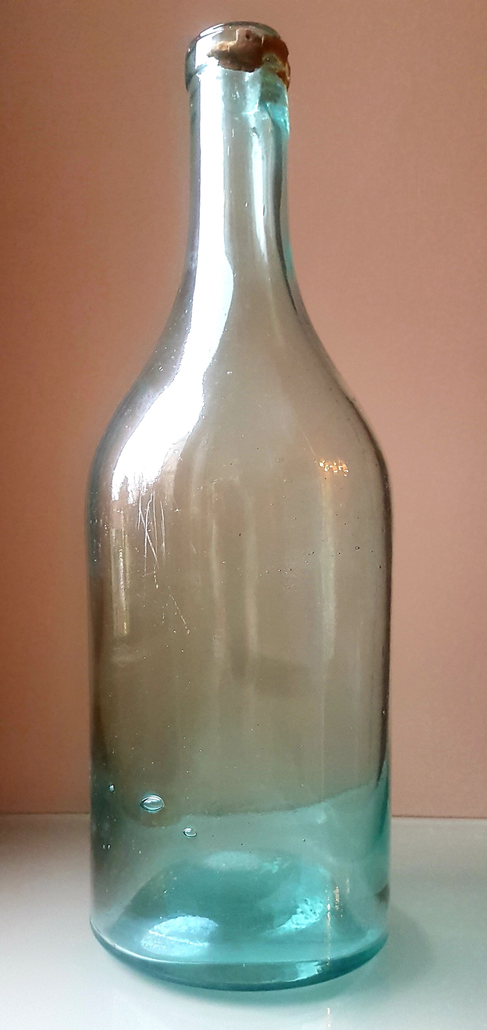 Blown glass bottle