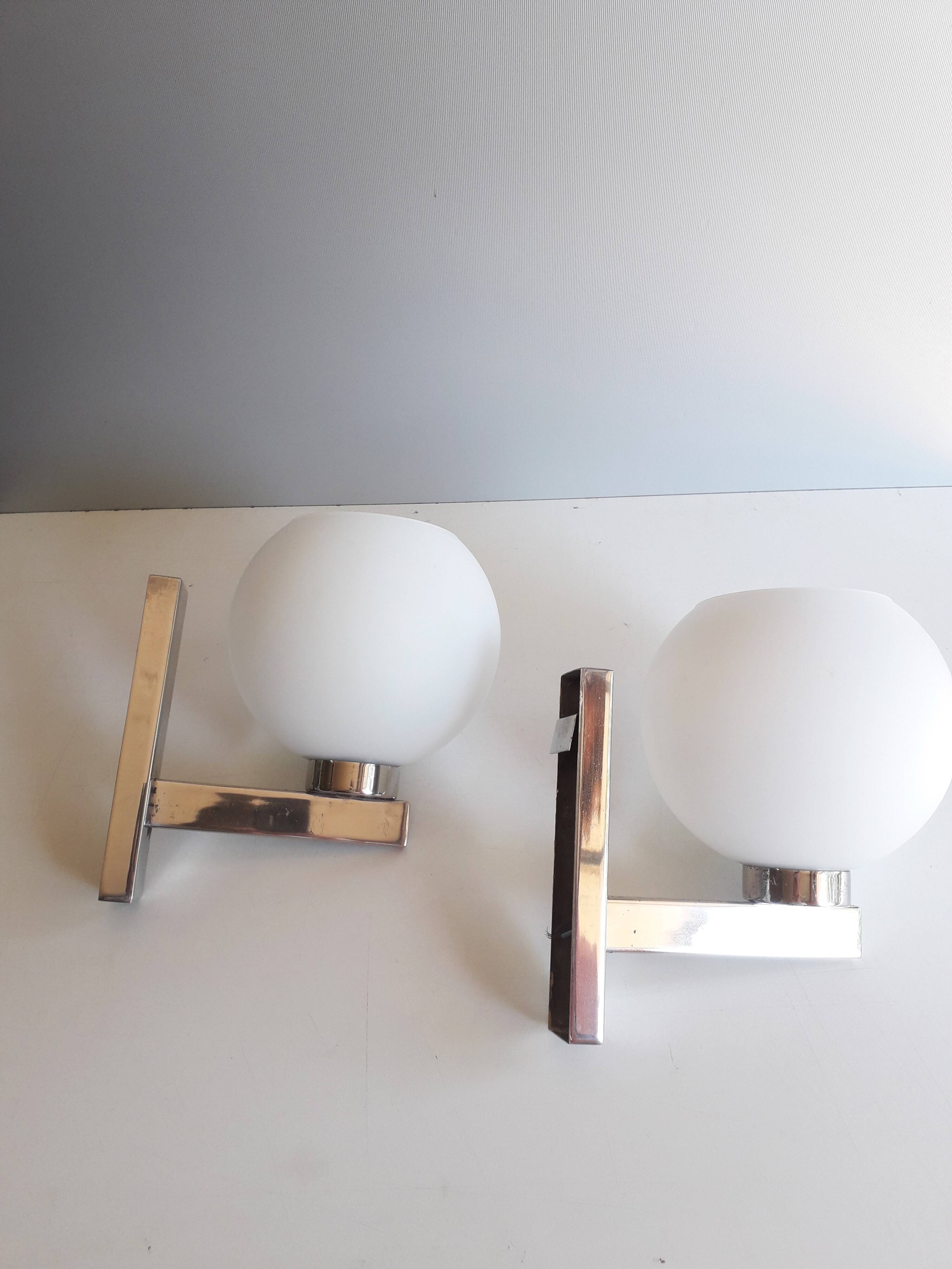 Pair of vintage wall lights - Chrome and glass - 1970s