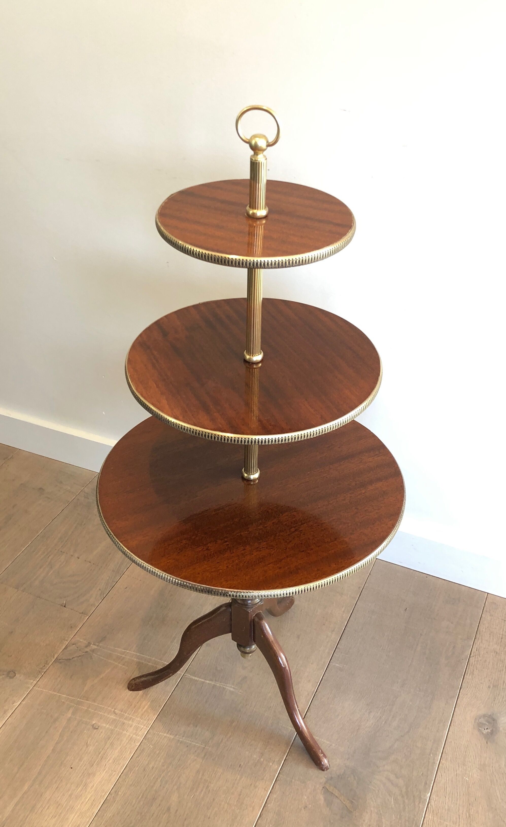 Round table of neoclassical style with triple plateaux 1940