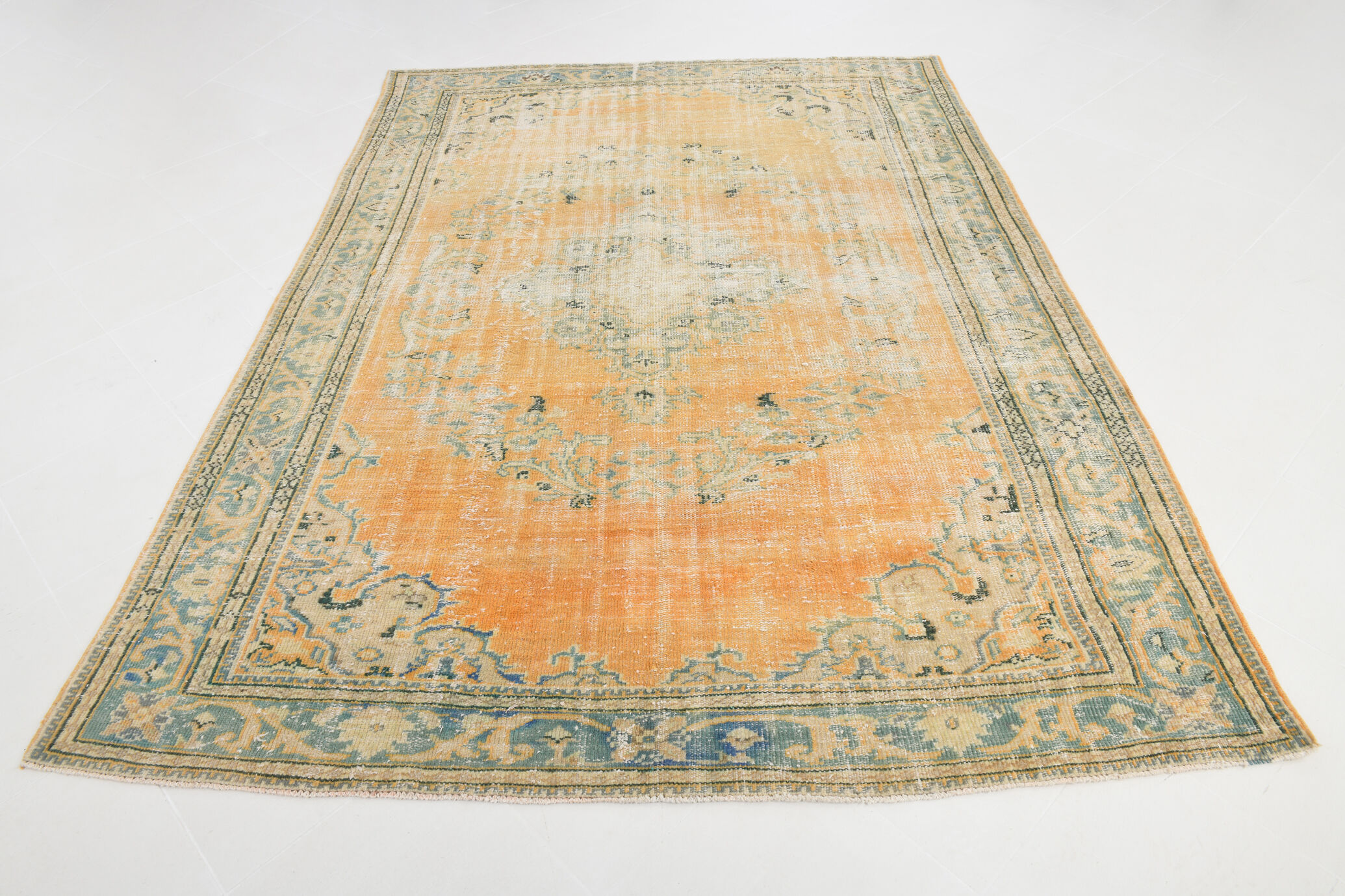 Oversize handmade rug 303x217cm