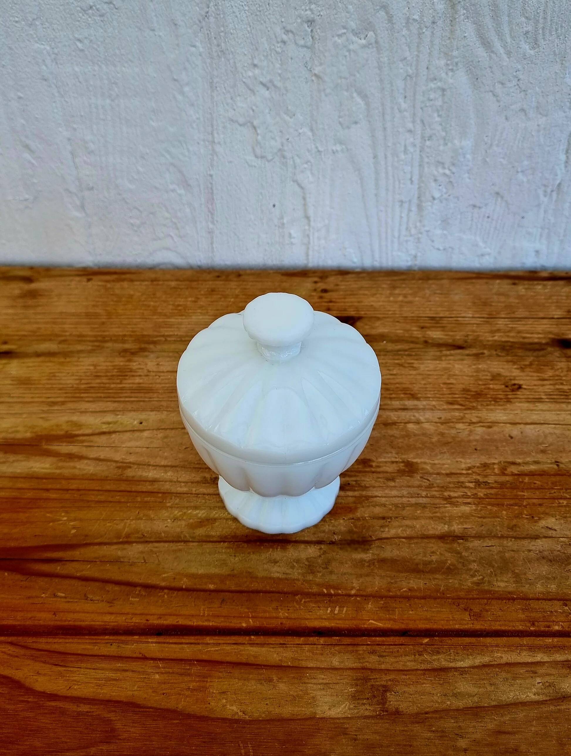 Vintage opaline glass bonbonnière with lid