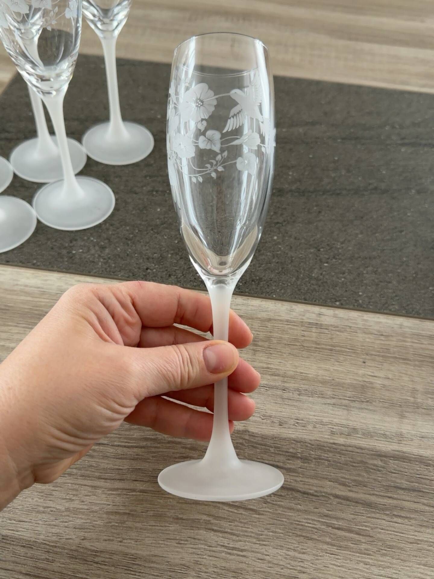 Set of 6 crystal champagne flutes Avon – Hummingbirds and hibiscus – V