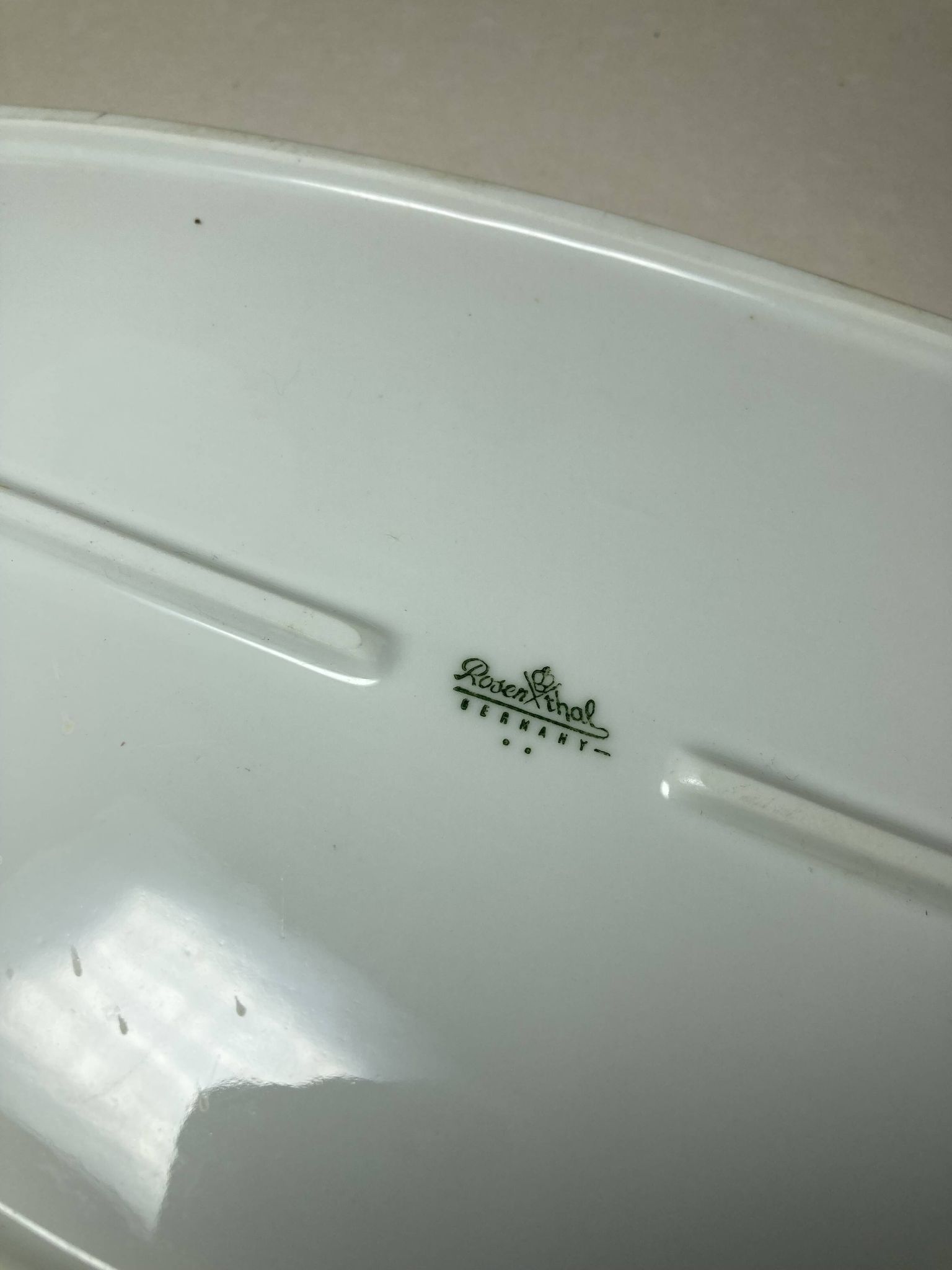 Plats en porcelaine