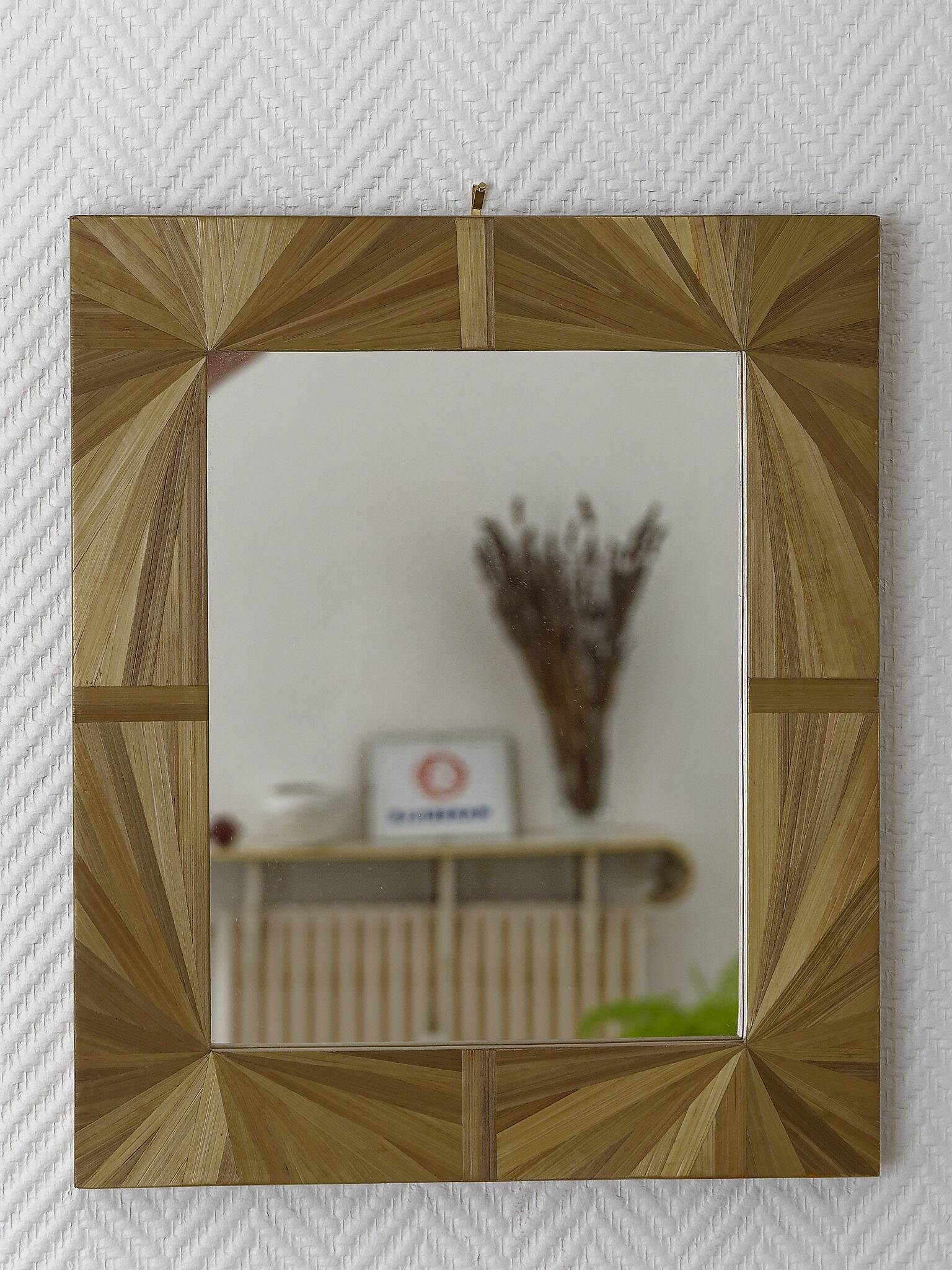 Mirror with straw marquetry frame