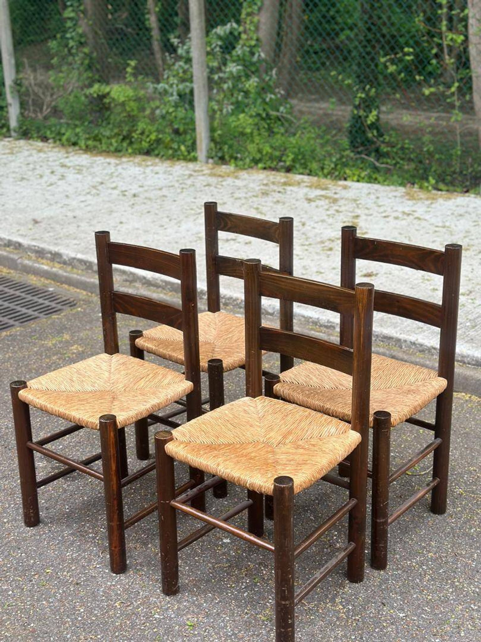 4 chaises bois massif chêne foncé pailées éléphant
