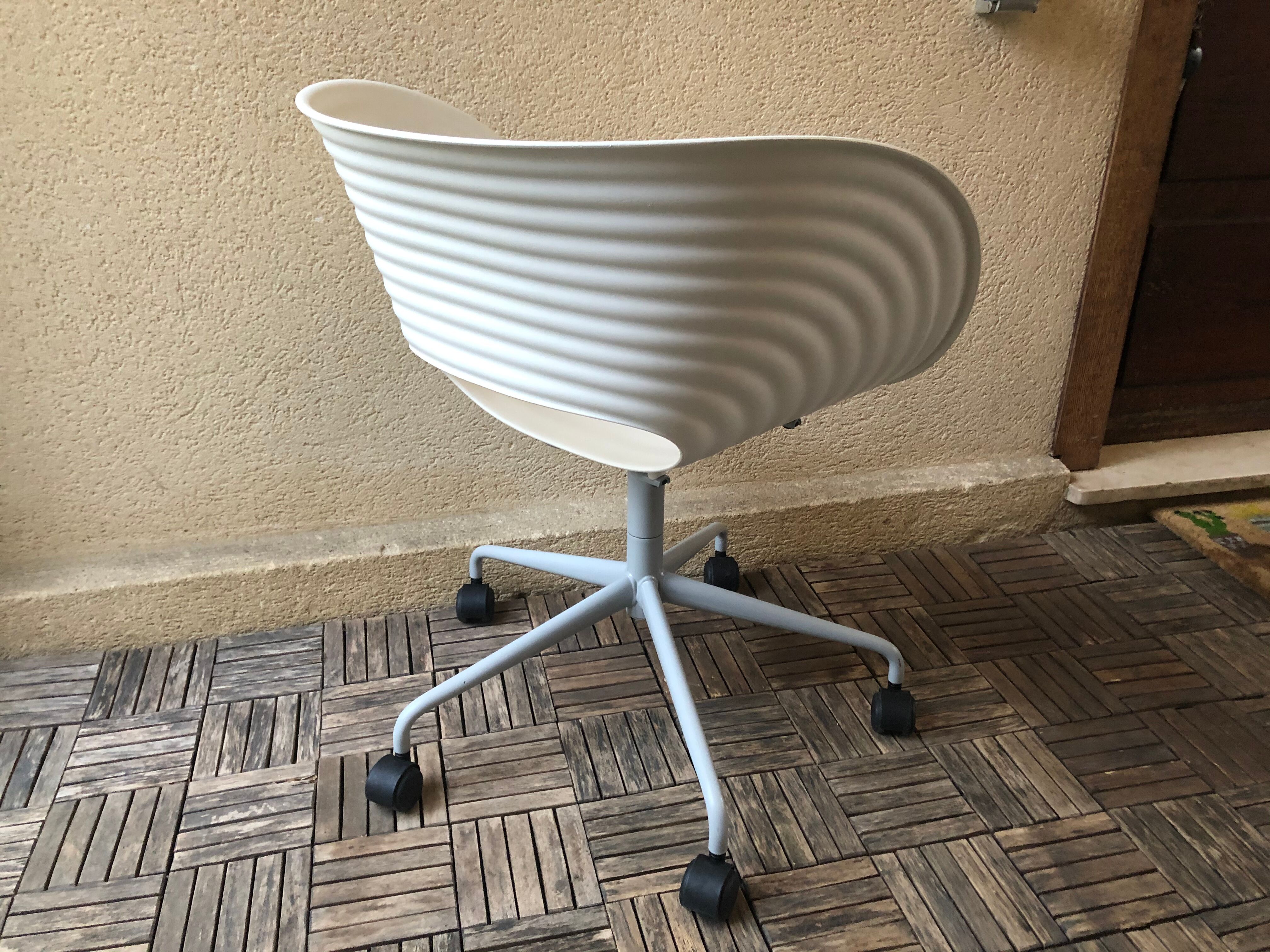 Tom Vac wheelchair design Ron Arad vintage Vitra 90 white