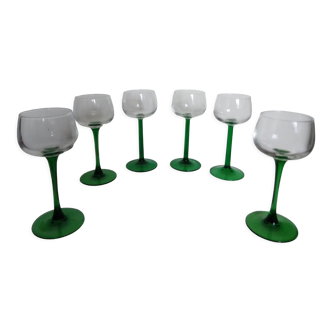 Set of 6 Luminarc long green stem glasses