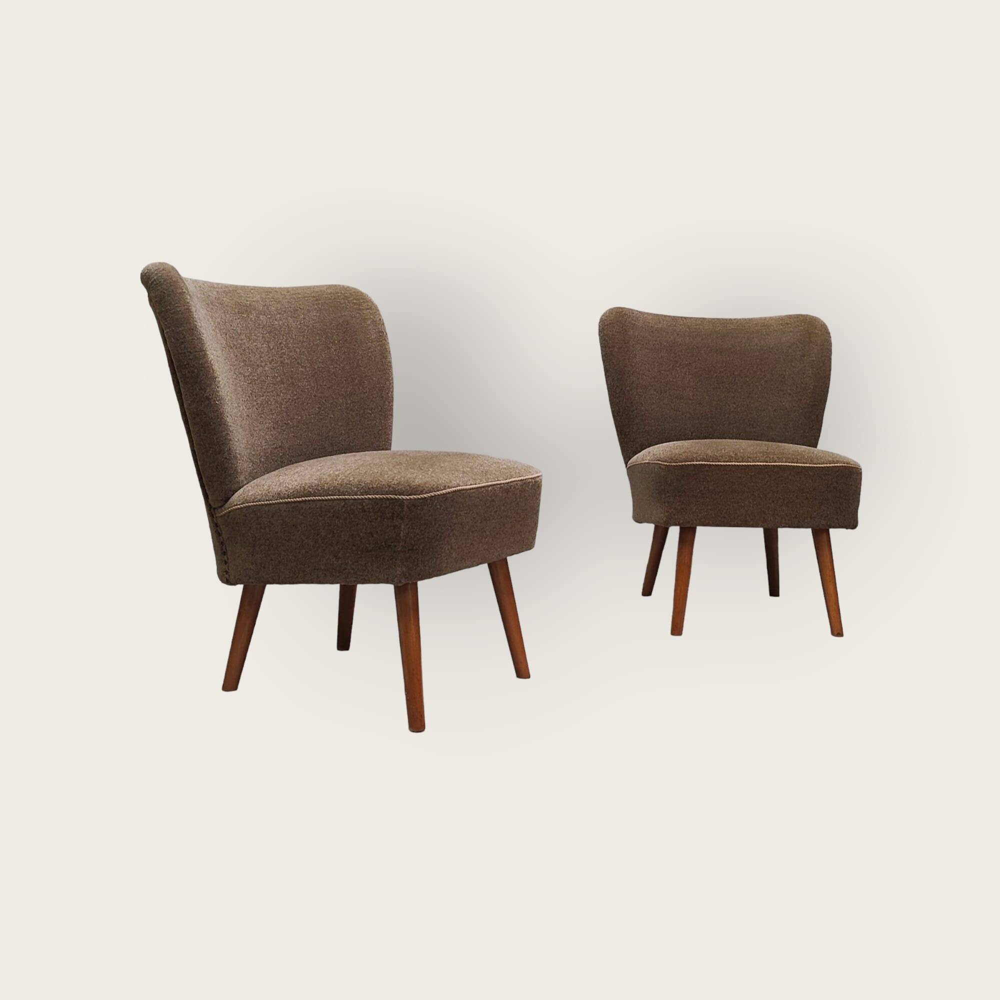 Deux fauteuils cocktail du milieu du siècle