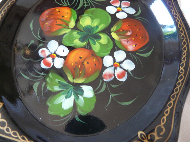 Plateau russe métal peint vintage décor de fraises et fleurs de fraisiers