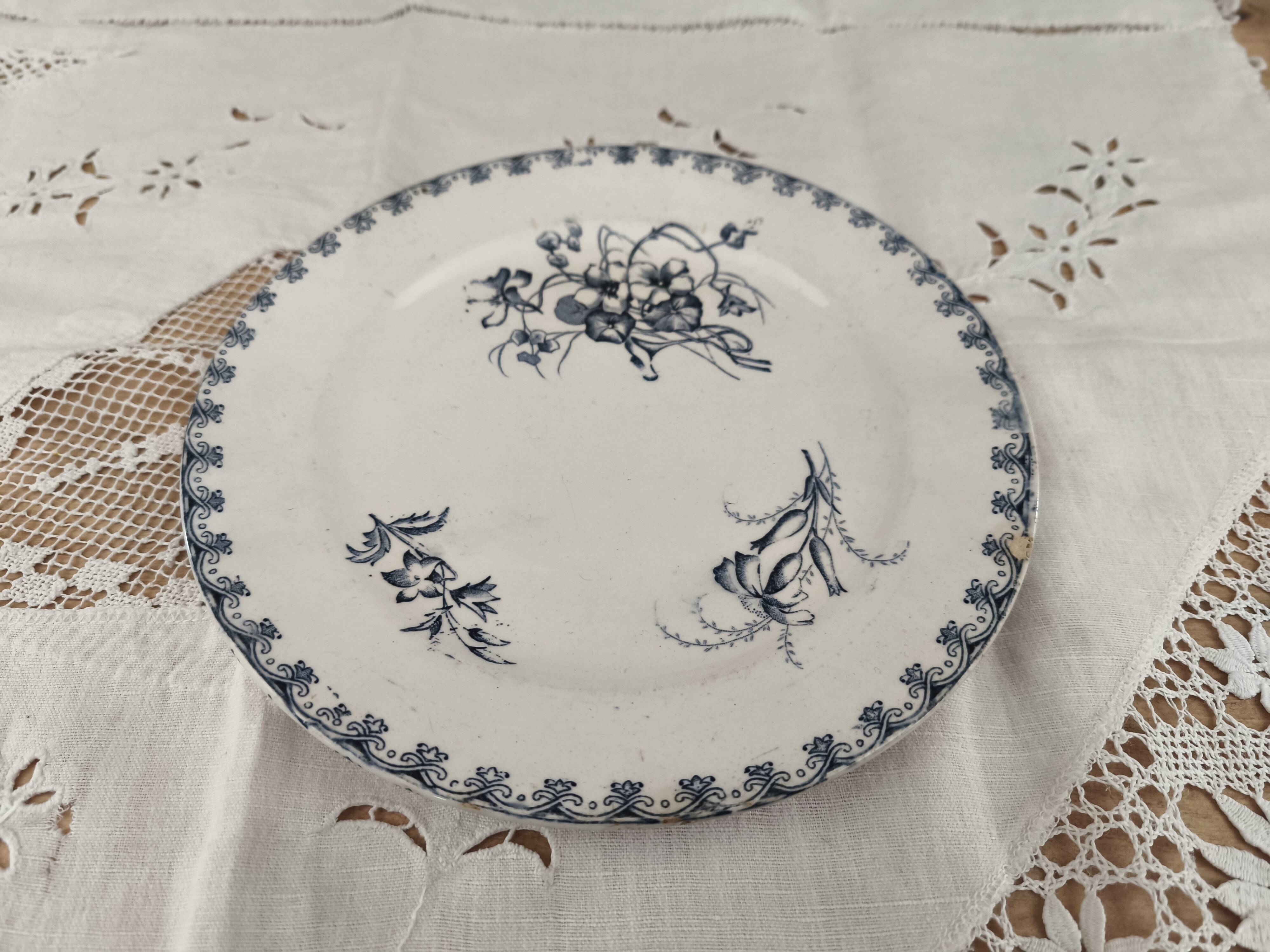 Art Nouveau dessert plate Terre de Fer U&C Sarreguemines model Véga