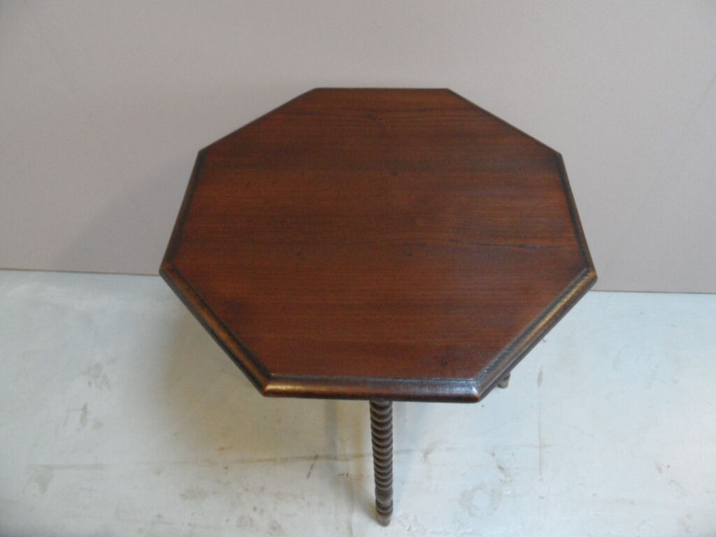 Vintage oak Bobin sidetable