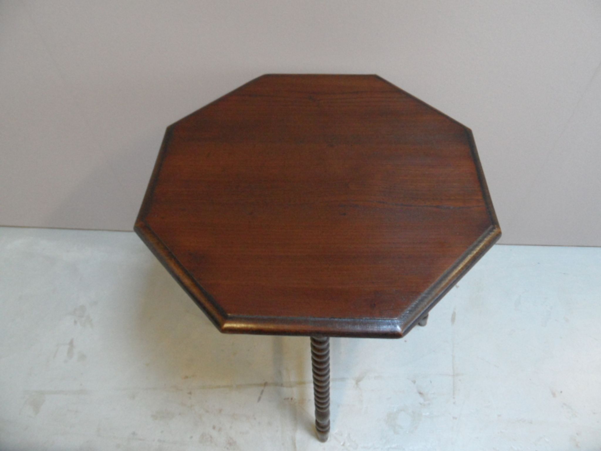 Table d’appoint Bobin en chêne vintage