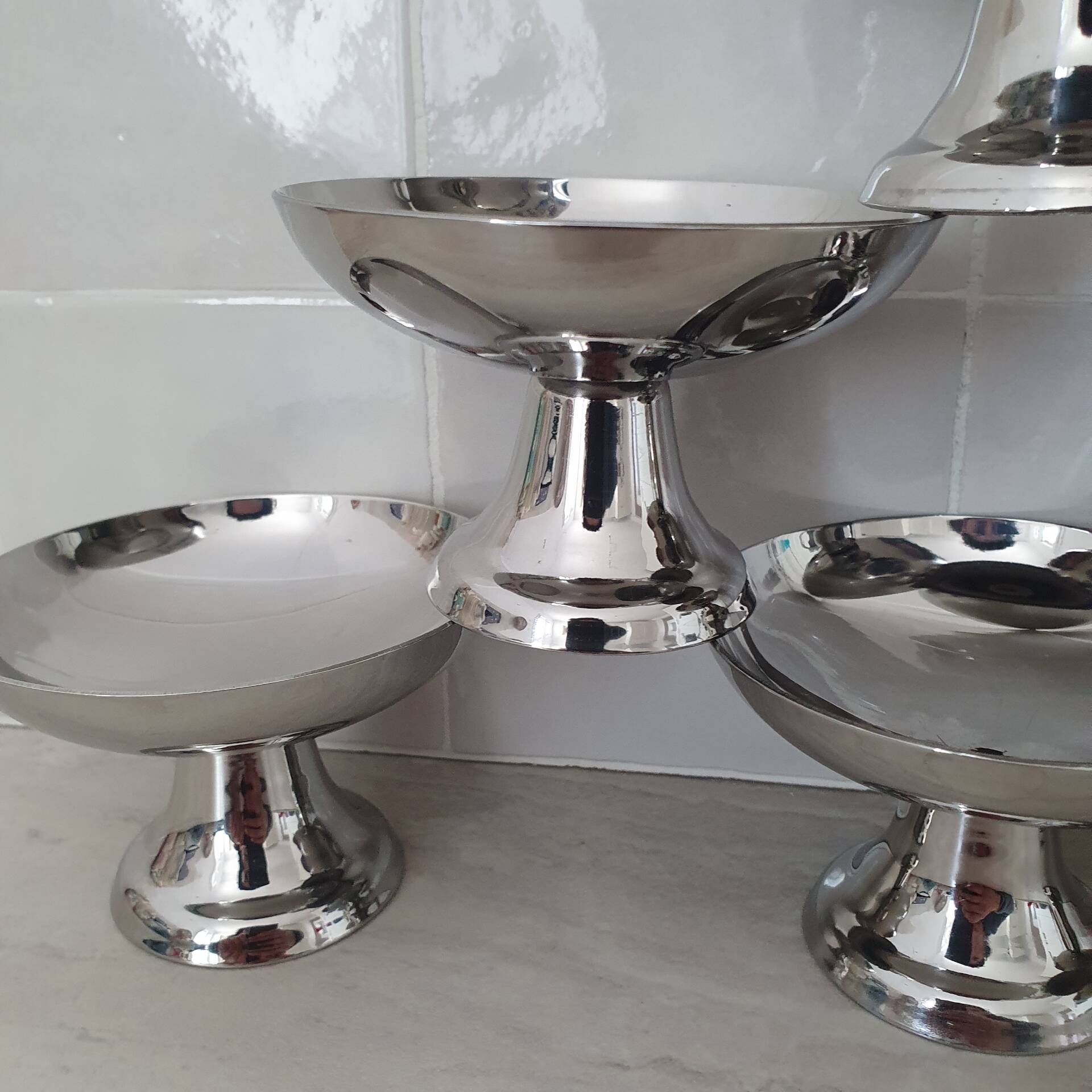 Dessert / ice cream bowls in stainless steel, Guy Degrenne style.