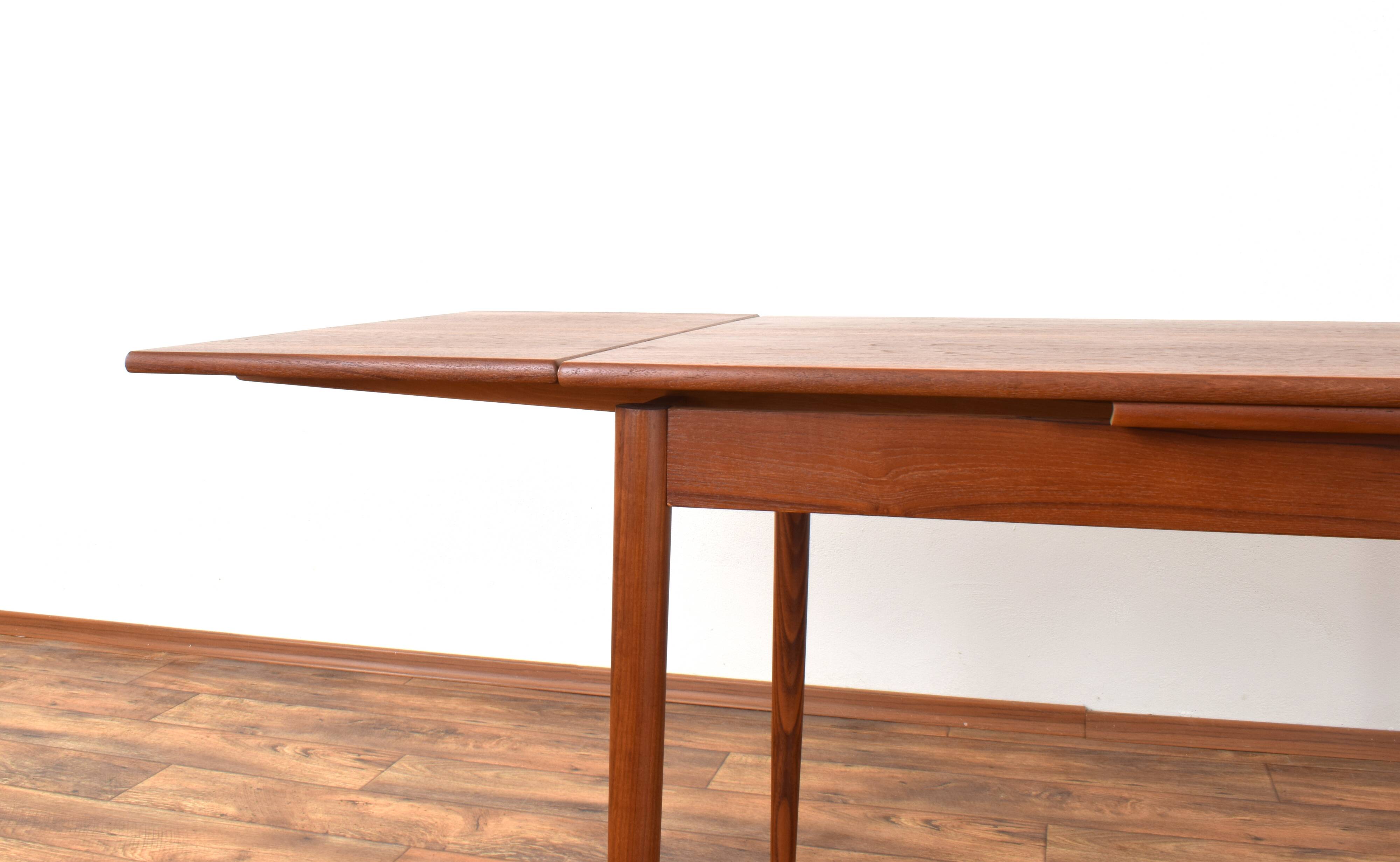 Mid-Century Danish Teak Extendable Dining Table, 1960s.