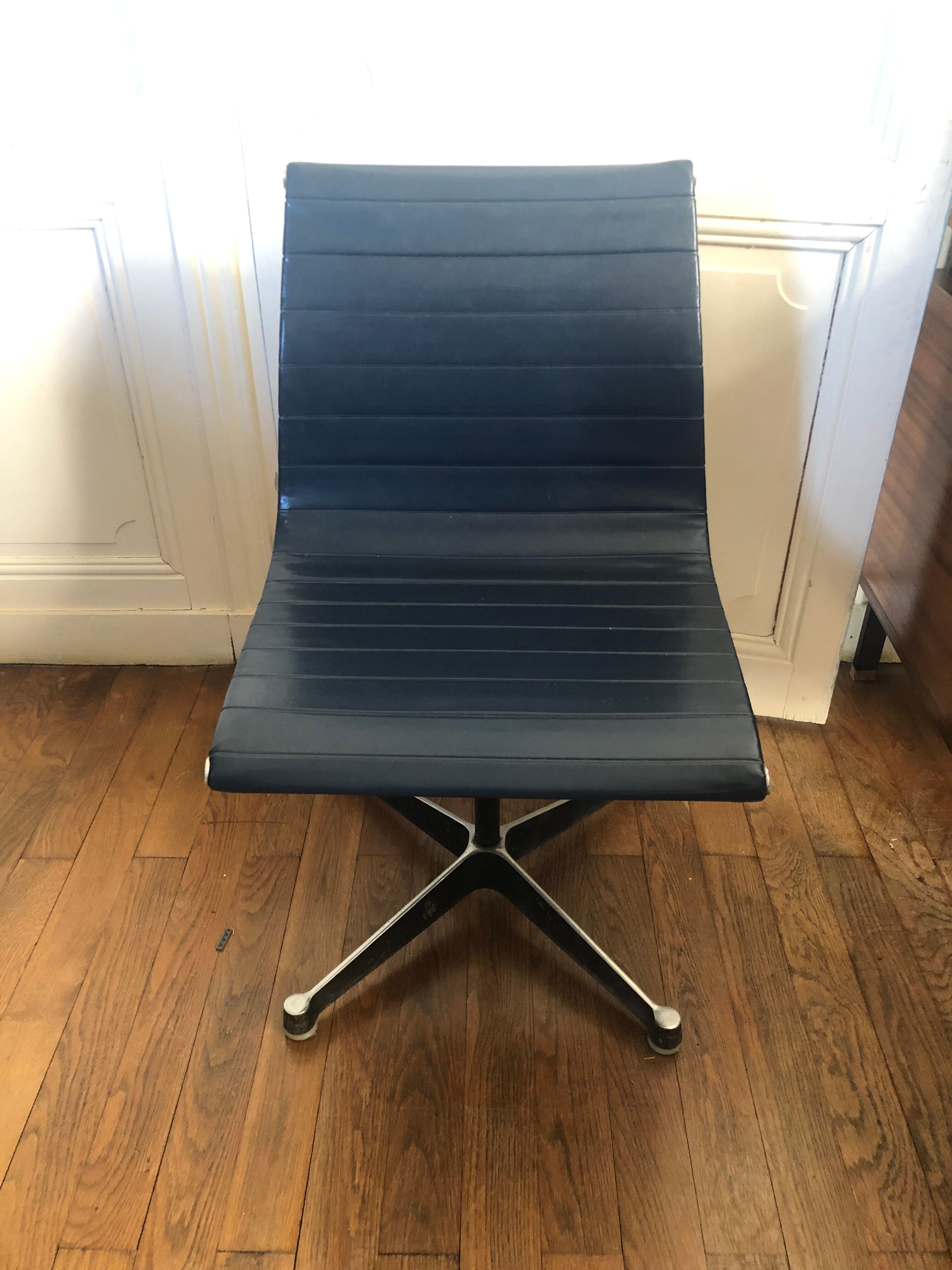 EA 105 chair by Charles & Ray for Herman Miller