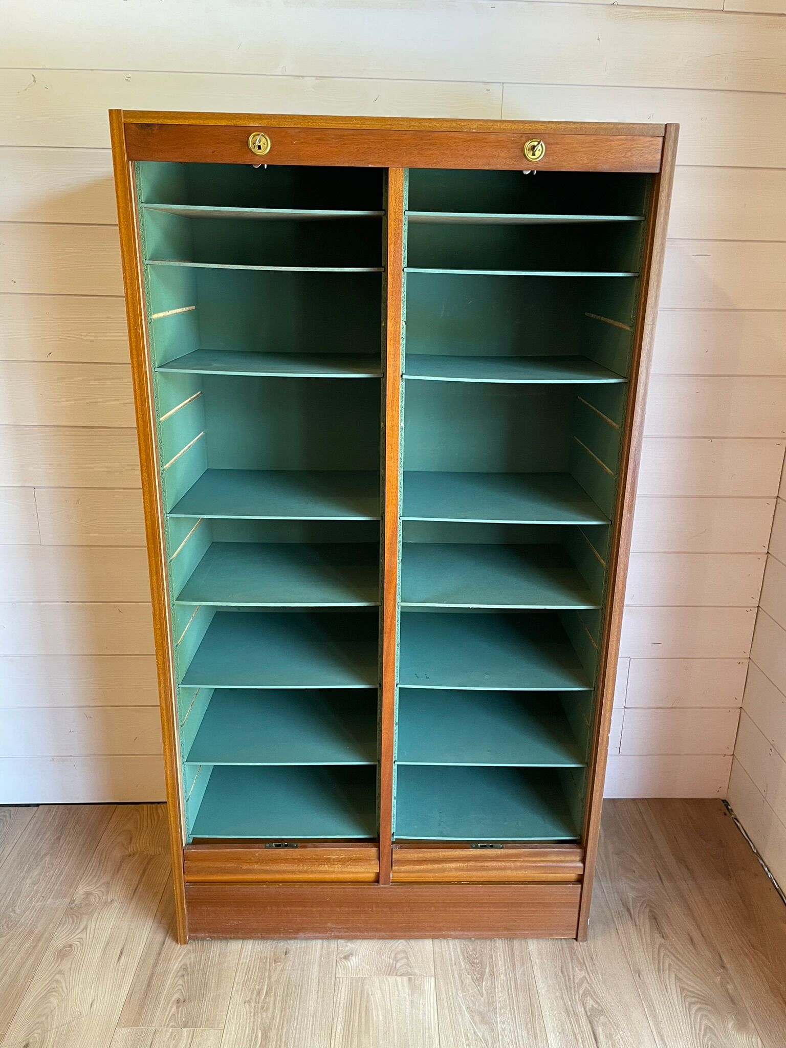 Meuble à Rideaux Vintage – Classeur / Rangement Scandinave Années 60