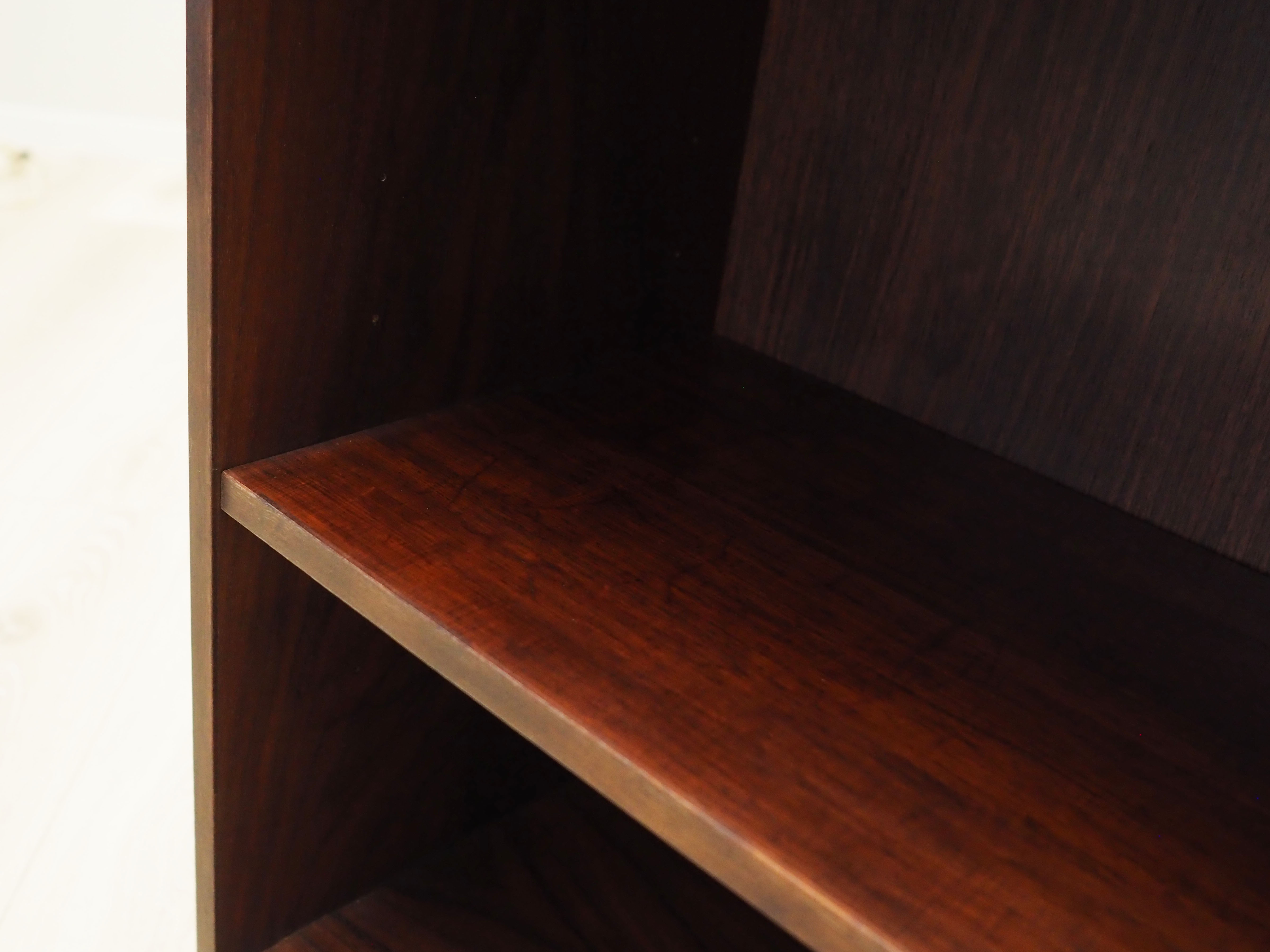 Bibliothèque en palissandre, design danois, années 1970, production: Danemark