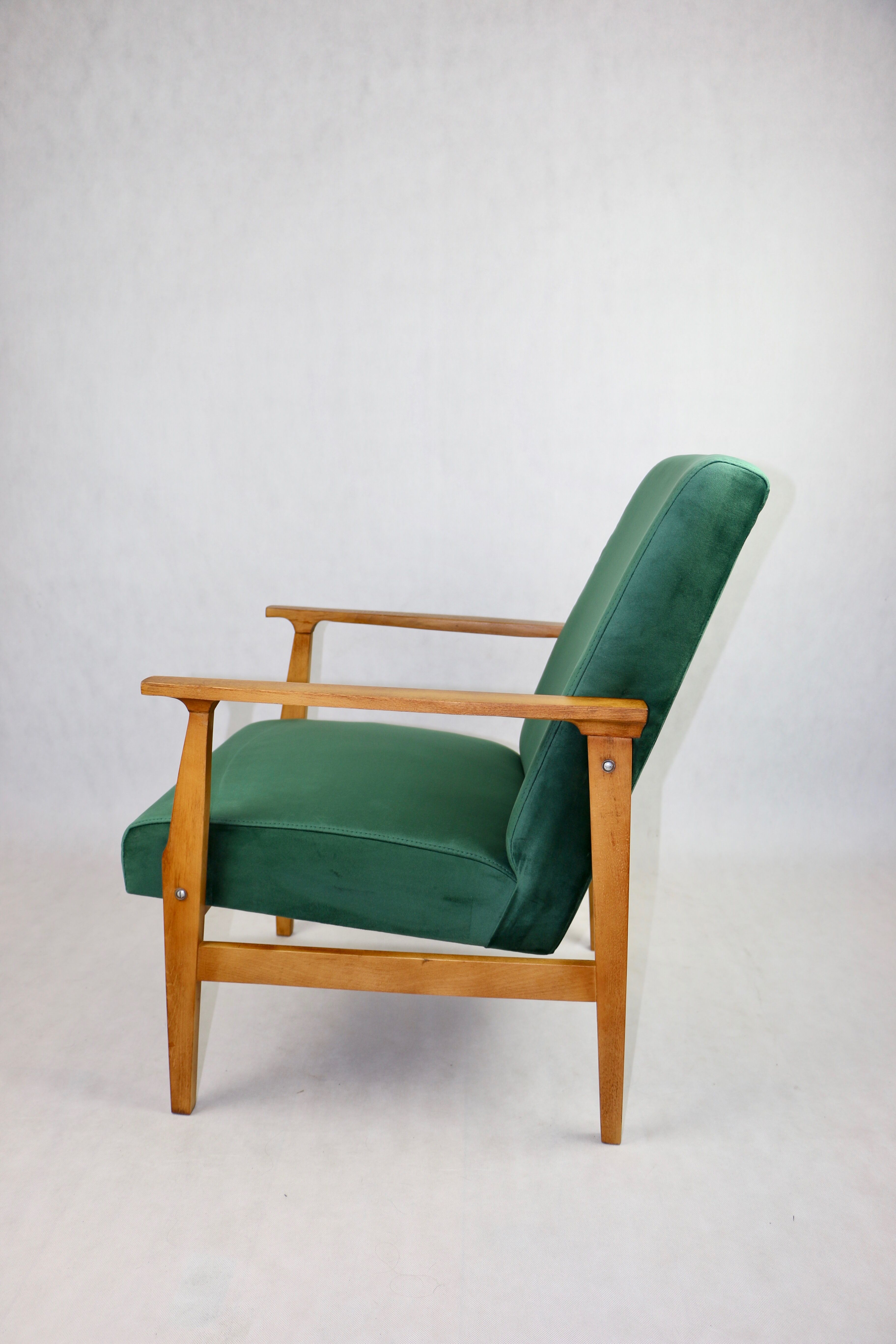 Vintage green velvet lounge chair, 1970s