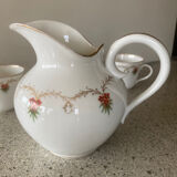 Milk jug and 3 cups