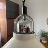 White metal suspension rises and falls
