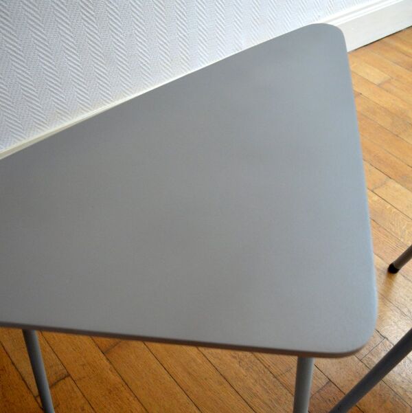 Table tripode et chaises vintage 1950
