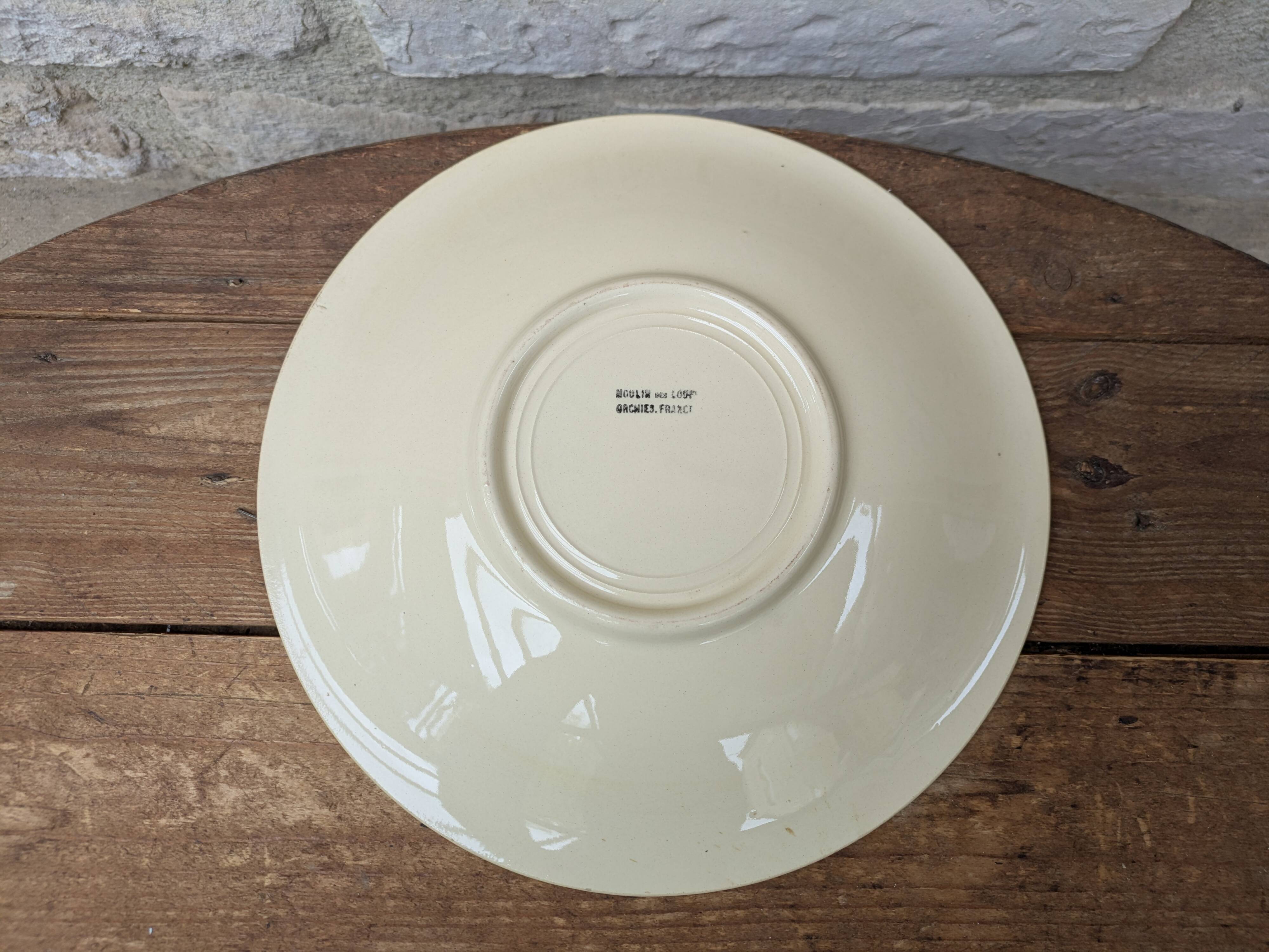 Round serving dish Moulin des Loups Orchies with small flower decoration 25.5cm