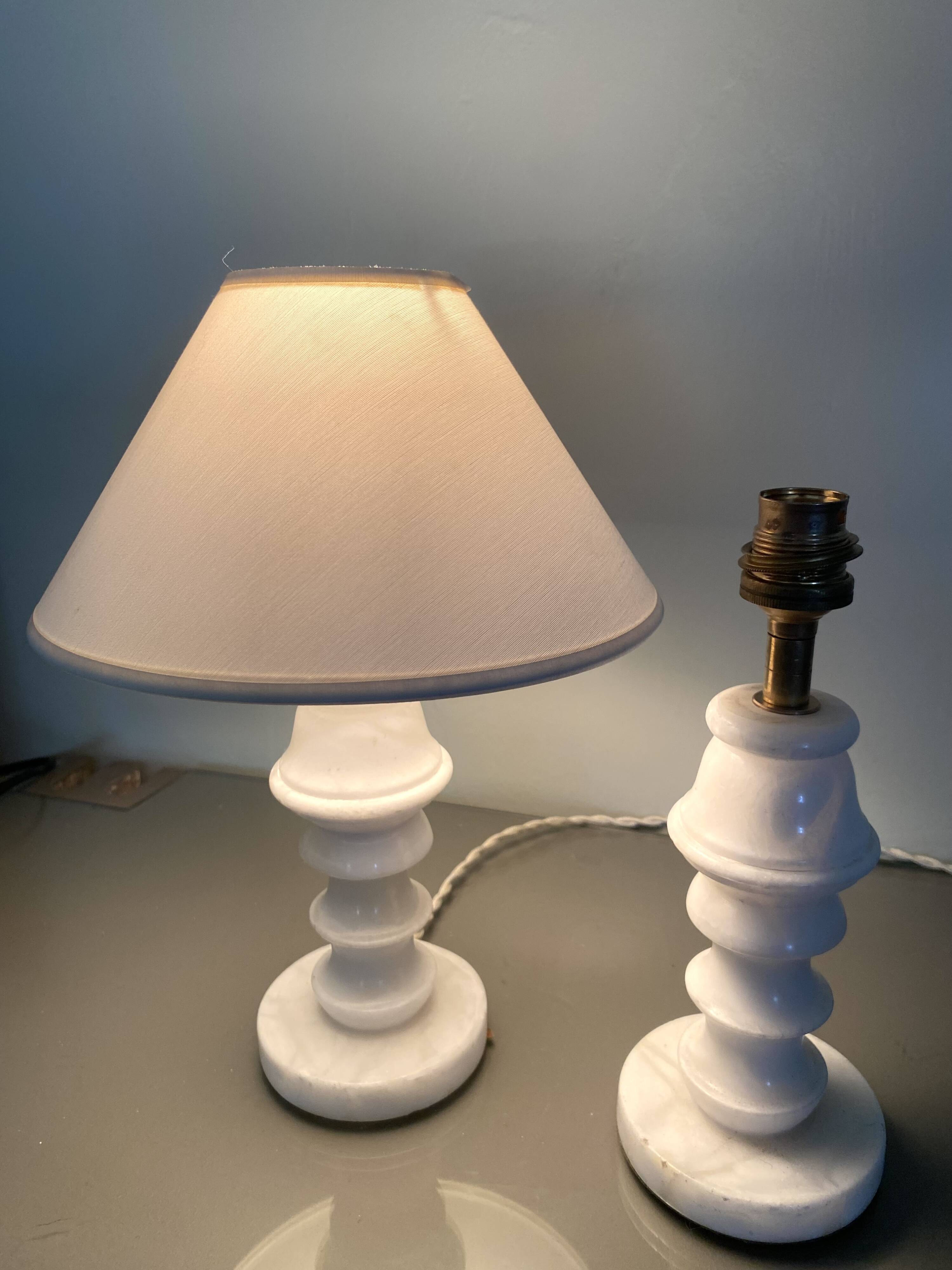 Two alabaster lamps, 2x2M fabric cables, cotton lampshades.