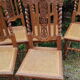 Chaises anciennes sculptées avec assis en rotin