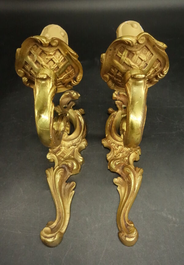 Paire d'appliques à 1 feu style Louis XV