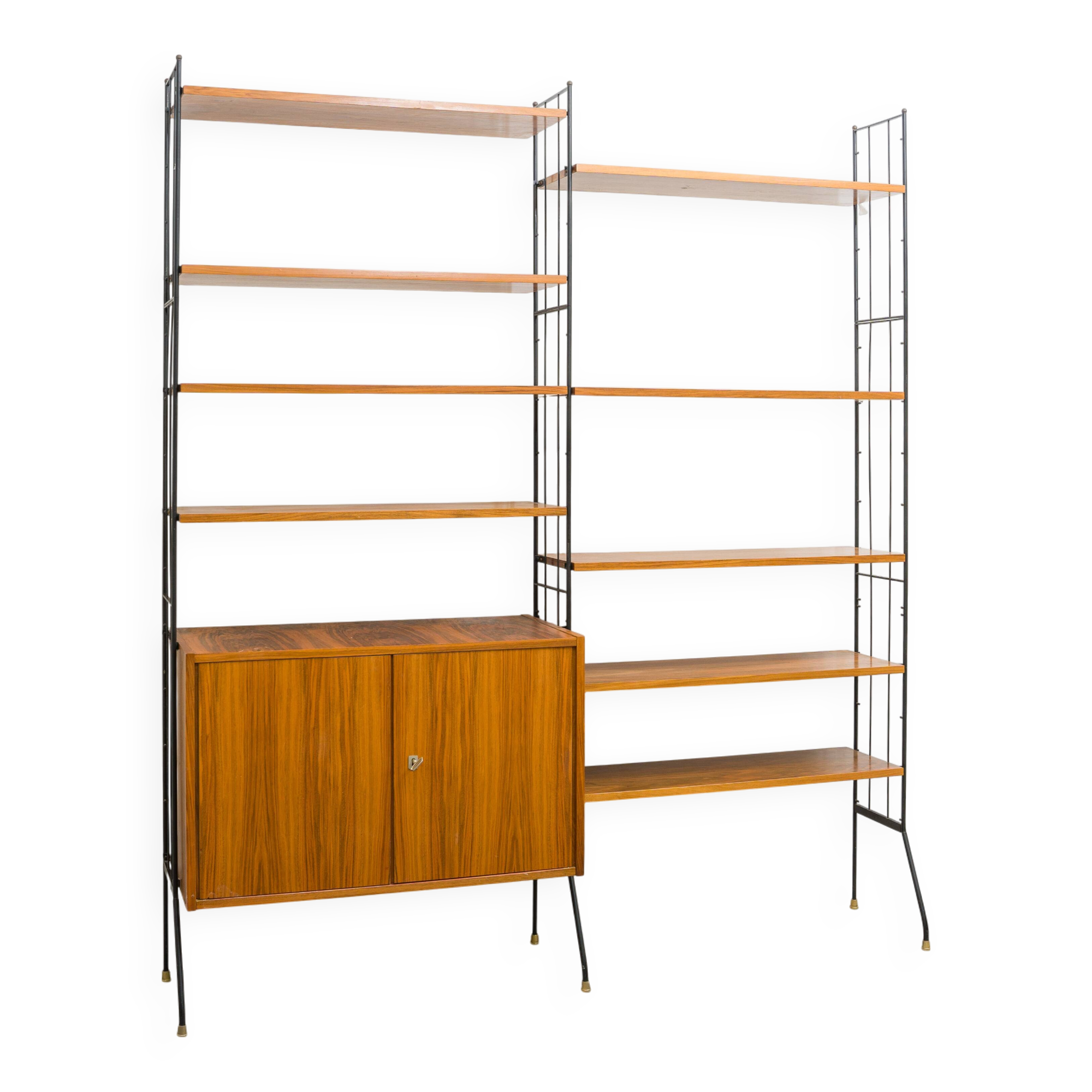 Etagère sur pieds, échelles en métal noir, années 60