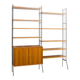 Etagère sur pieds, échelles en métal noir, années 60