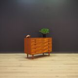 Classic chest of drawers