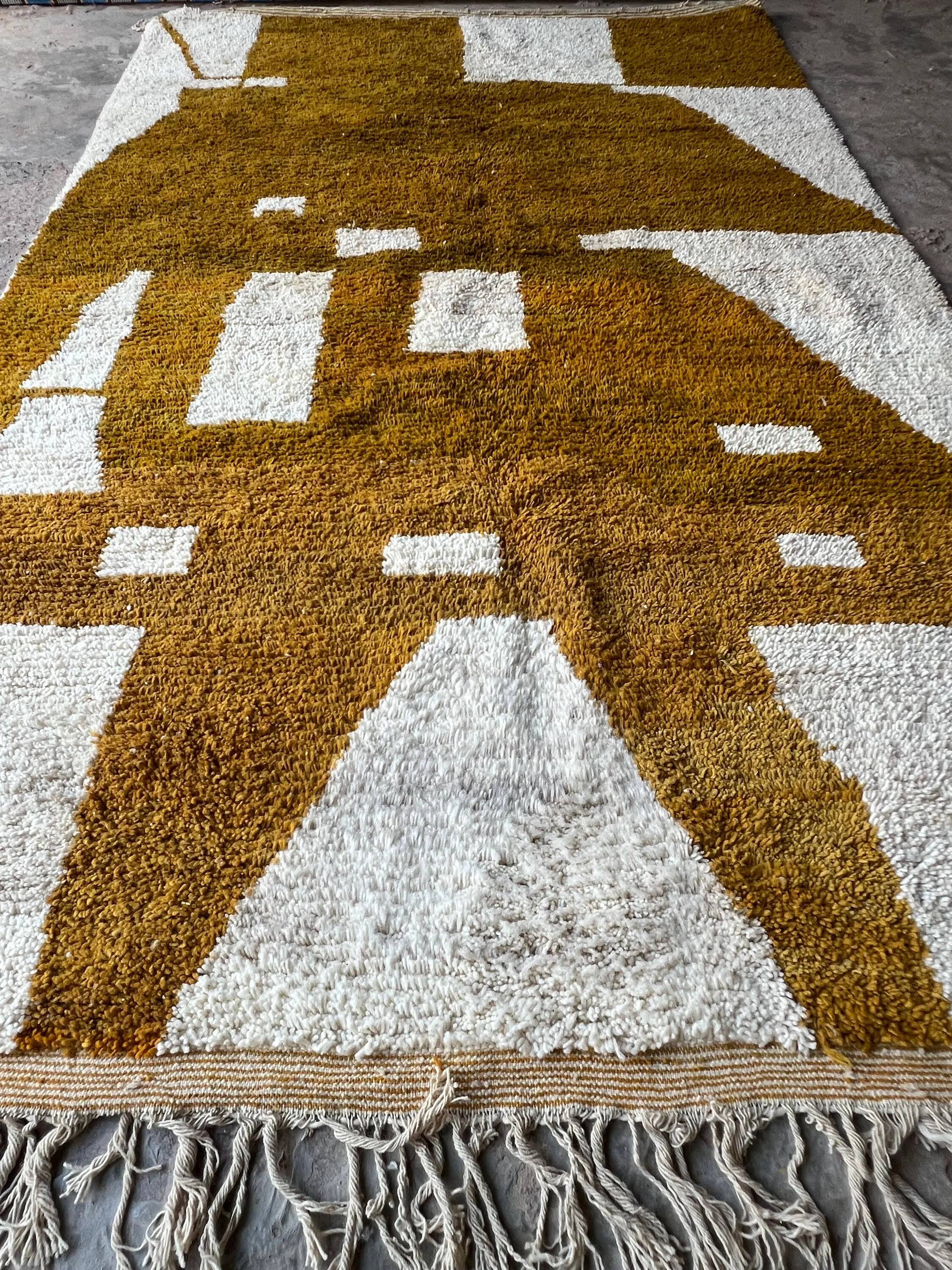 Moroccan wool rug handwoven 2.5x1.5 m