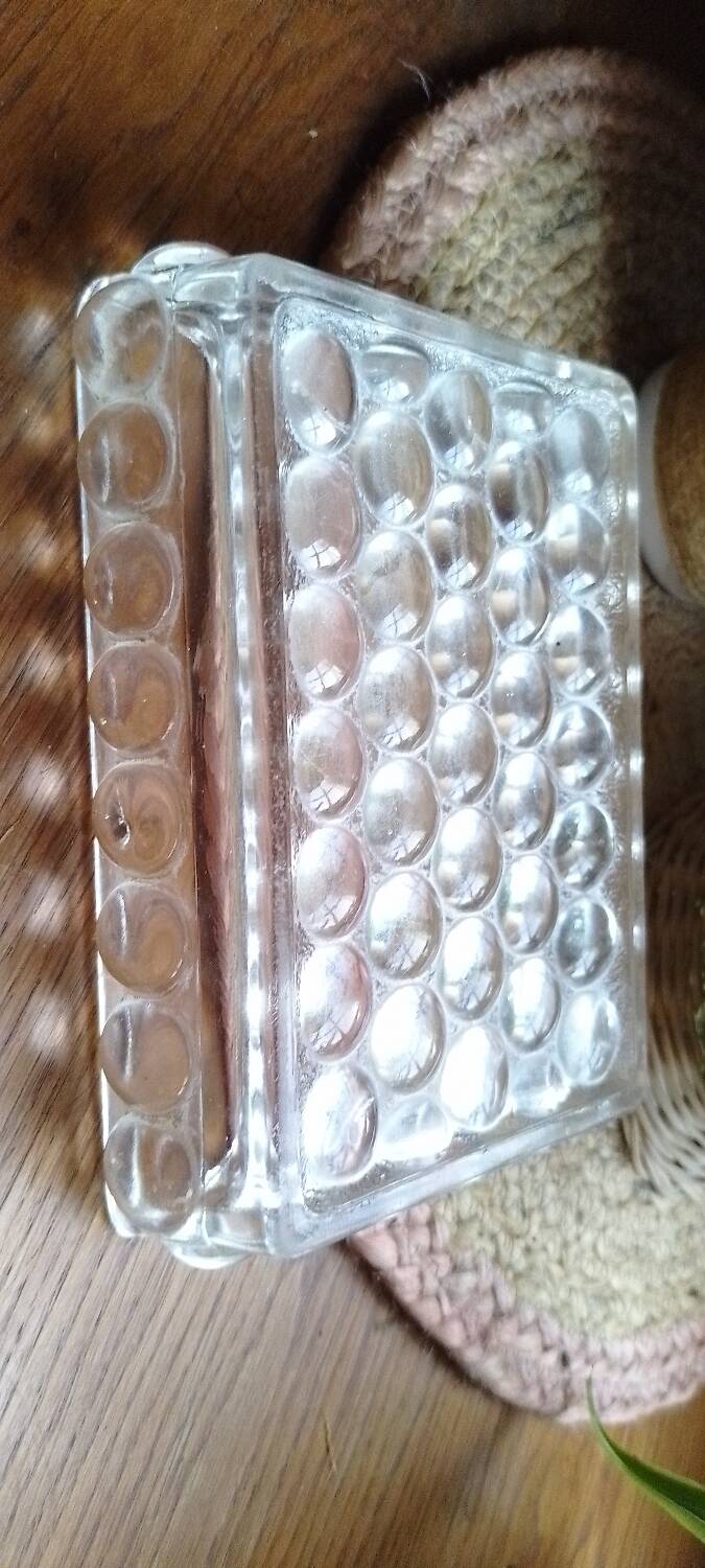 Glass pocket emptier